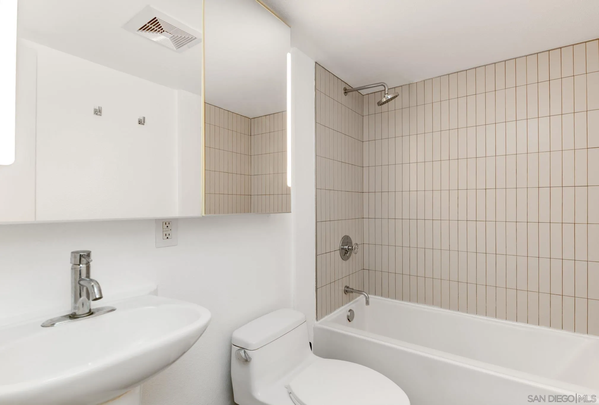 Photo #20: 260010867 Listing: Photo #20
