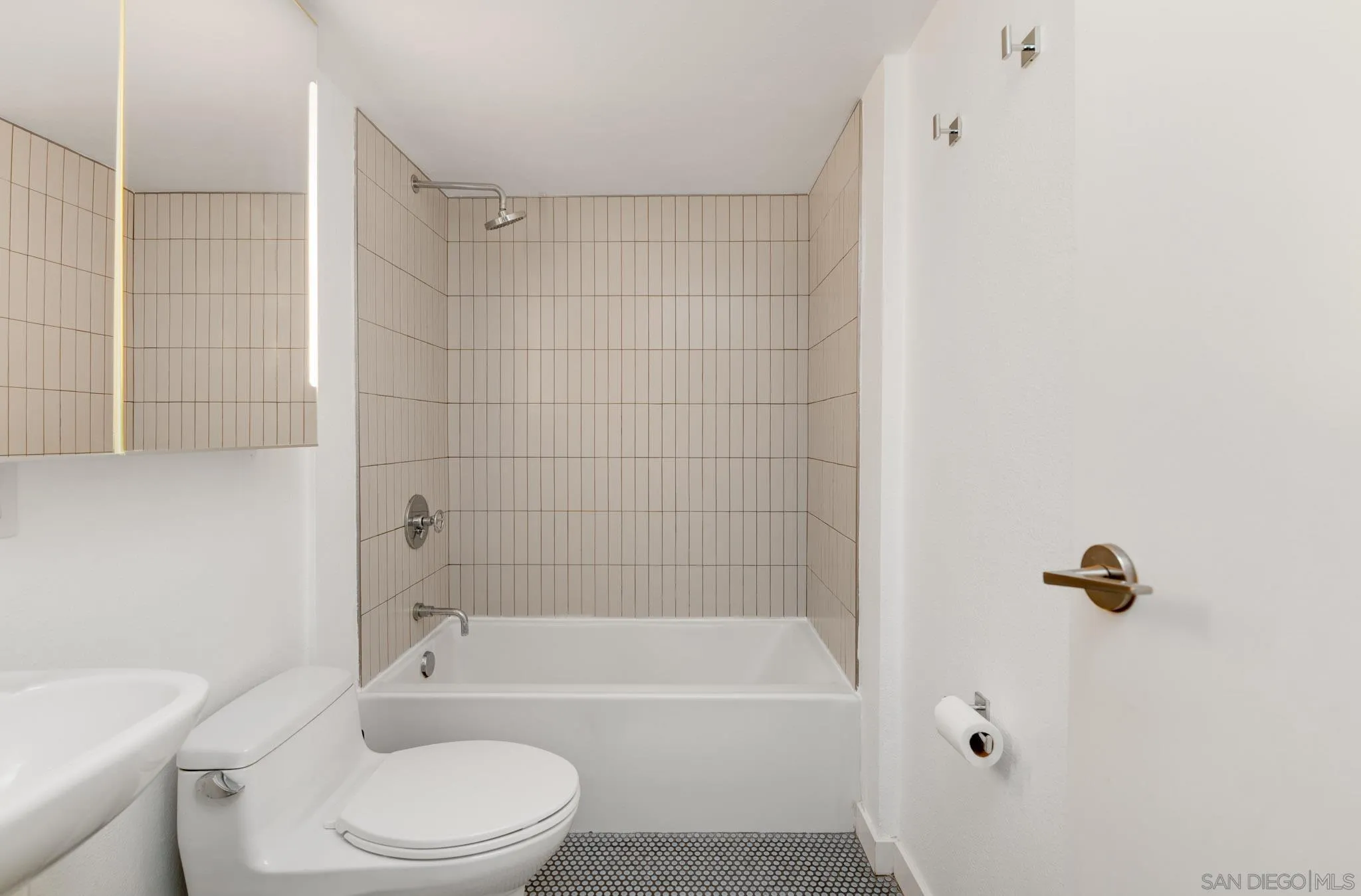 https://cdn.realtyfeed.com/cdn/127/260010867/b7f74e5ec9cb22f41dd0a53ce4927803.webp