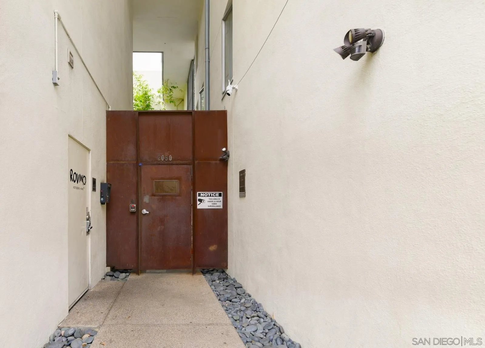 https://cdn.realtyfeed.com/cdn/127/260010867/c4602b3f8caba84d7ade3aa0d9986bc3.webp