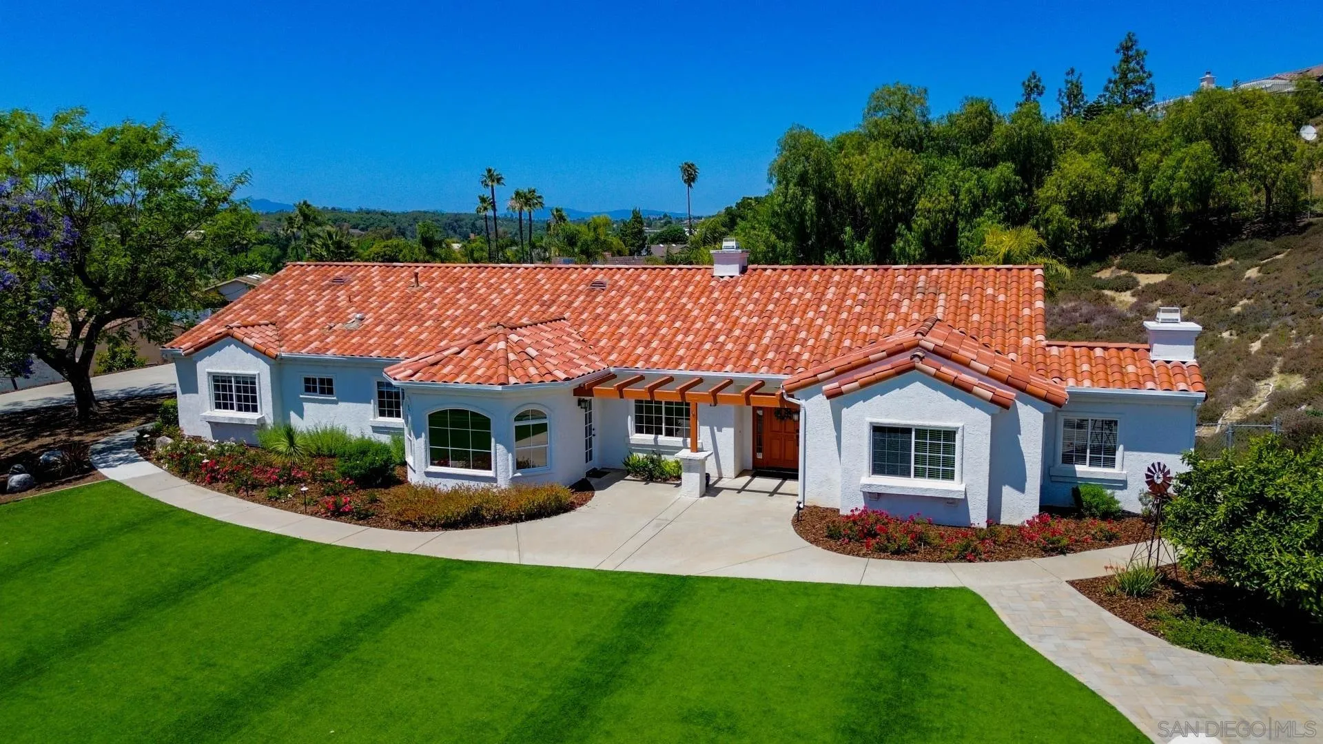 https://cdn.realtyfeed.com/cdn/127/260010871/185e59fcaf8a64361a9b1734d1a4a1f9.webp