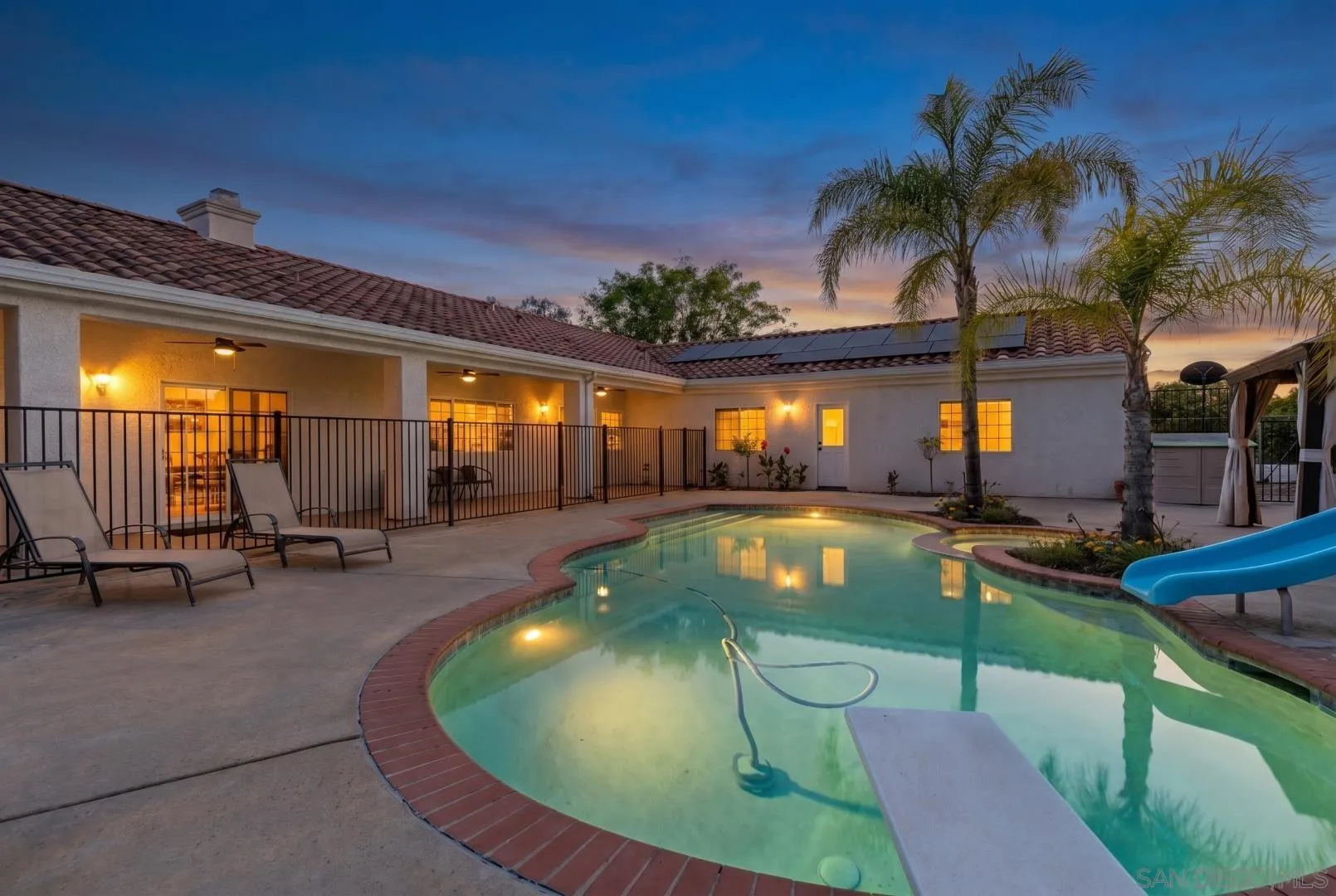https://cdn.realtyfeed.com/cdn/127/260010871/562aac0203eb3f784c91203cff0c940f.webp