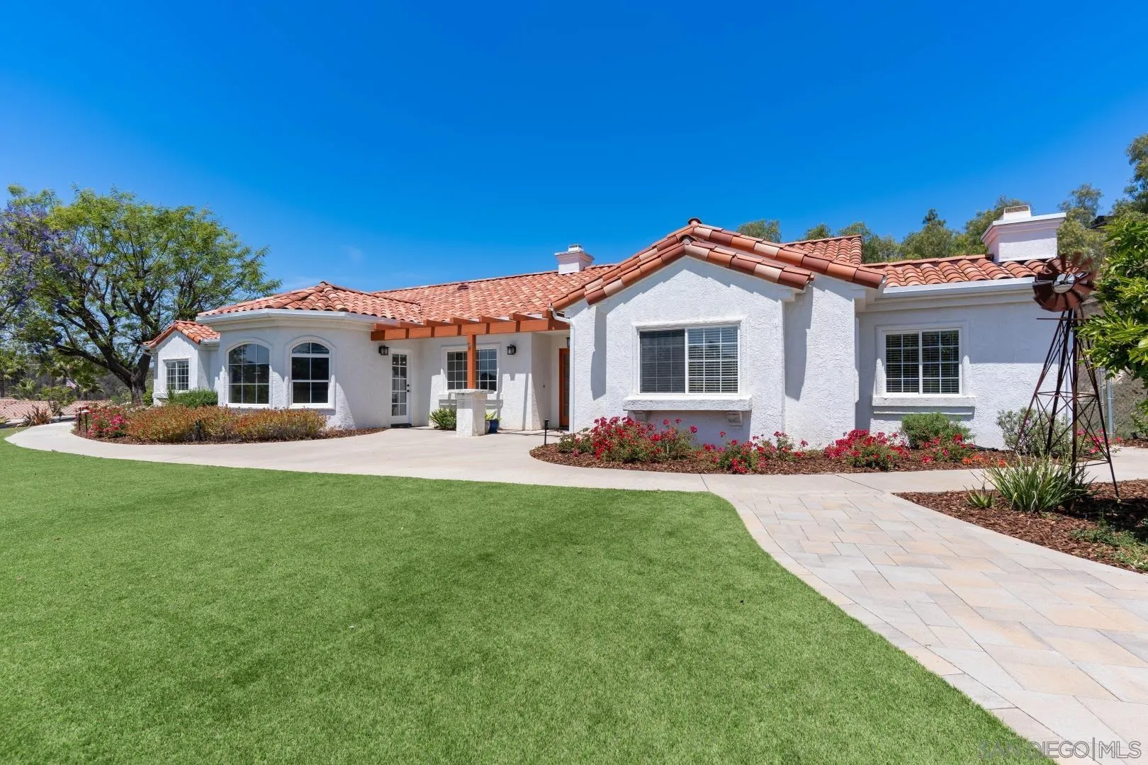 https://cdn.realtyfeed.com/cdn/127/260010871/717e135909d0b05fd58ab3c960fac403.webp