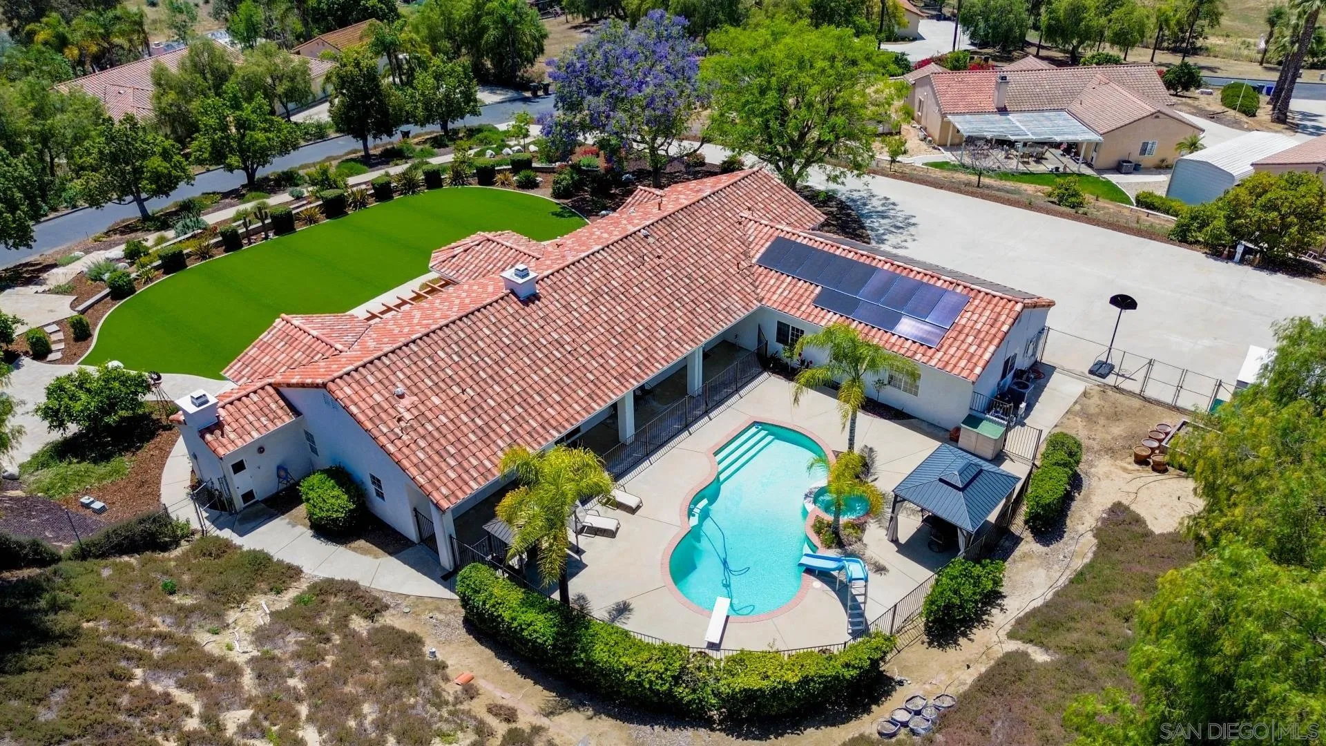 https://cdn.realtyfeed.com/cdn/127/260010871/ba8eb379557a231b64217e6b241d9bab.webp