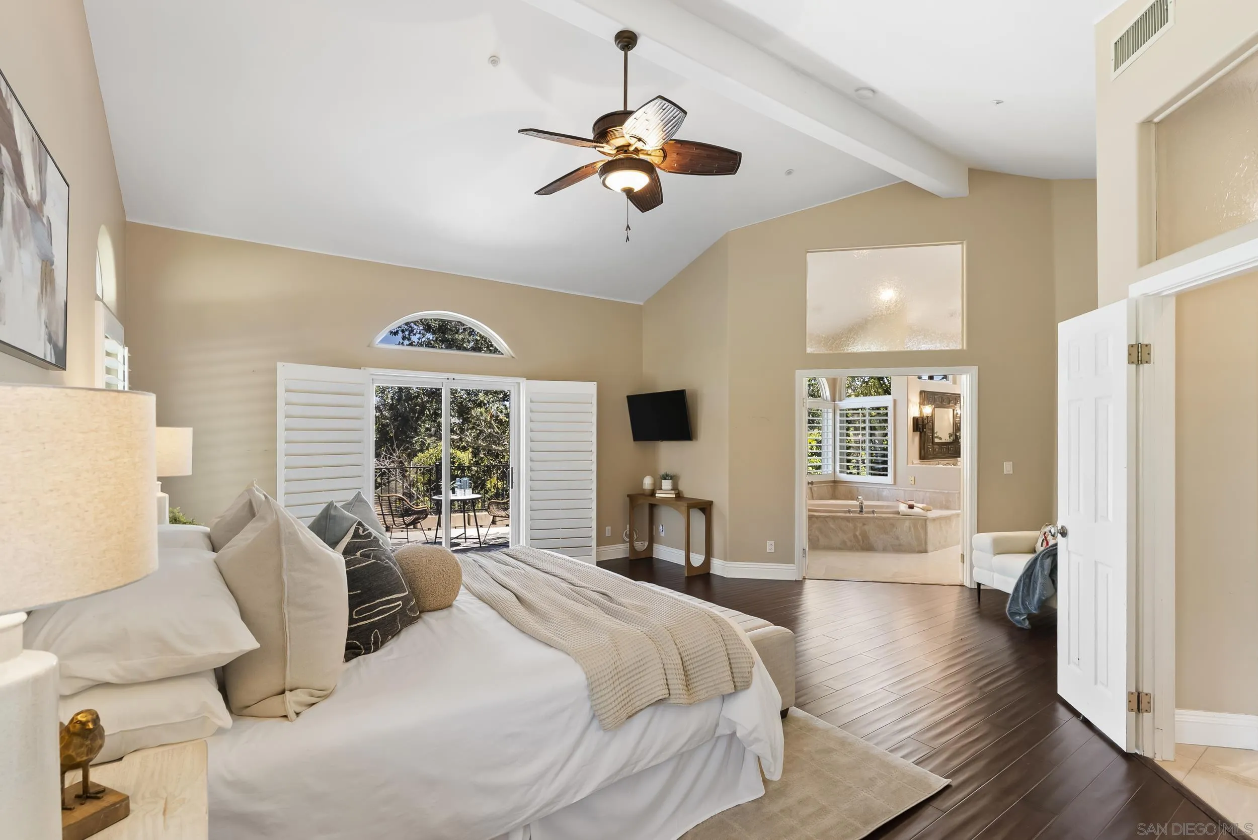 https://cdn.realtyfeed.com/cdn/127/260010873/419840279d3db372a362d9e35fc528d0.webp