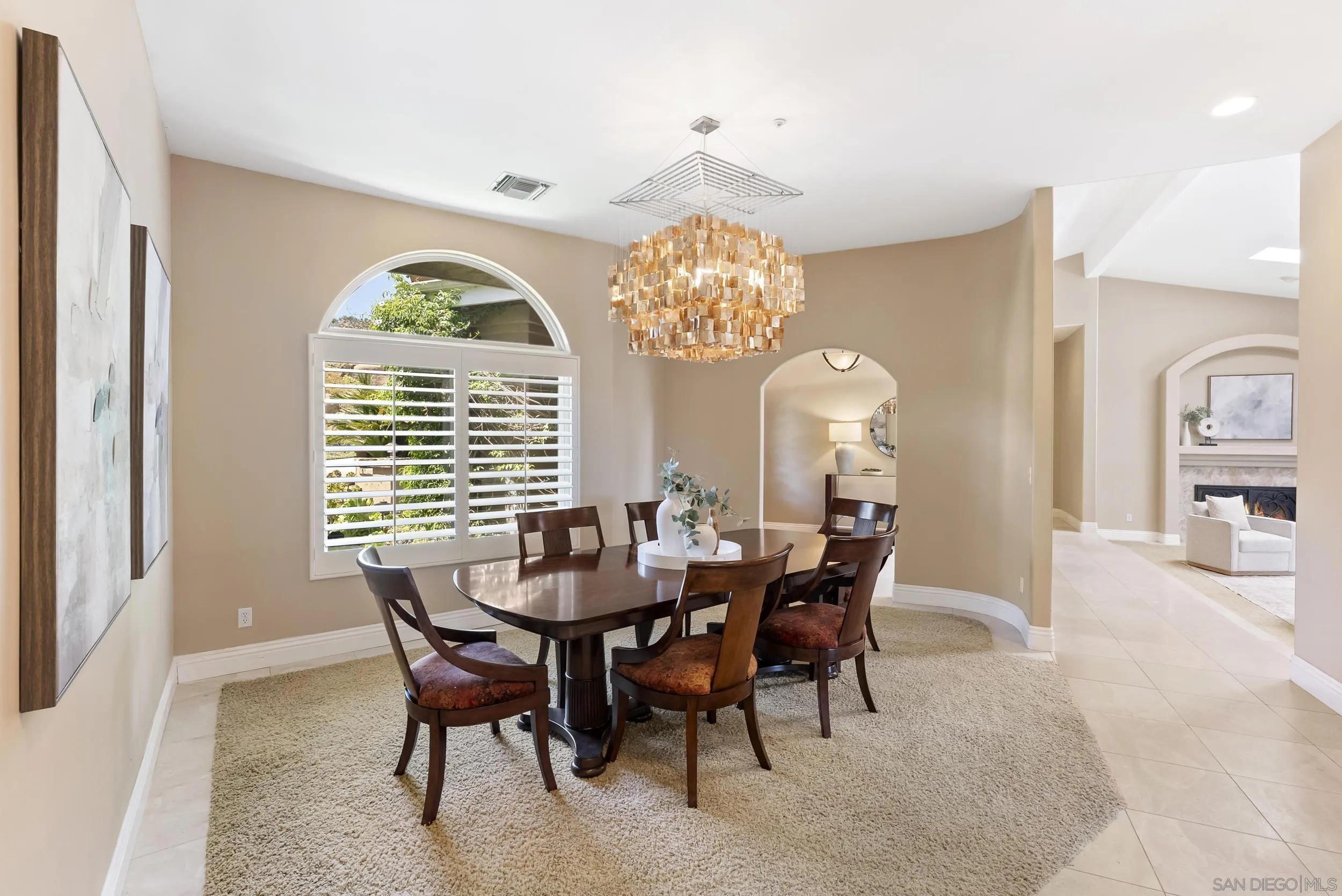 https://cdn.realtyfeed.com/cdn/127/260010873/cc4bbf05ce7d091e06a2b8443dad638e.webp