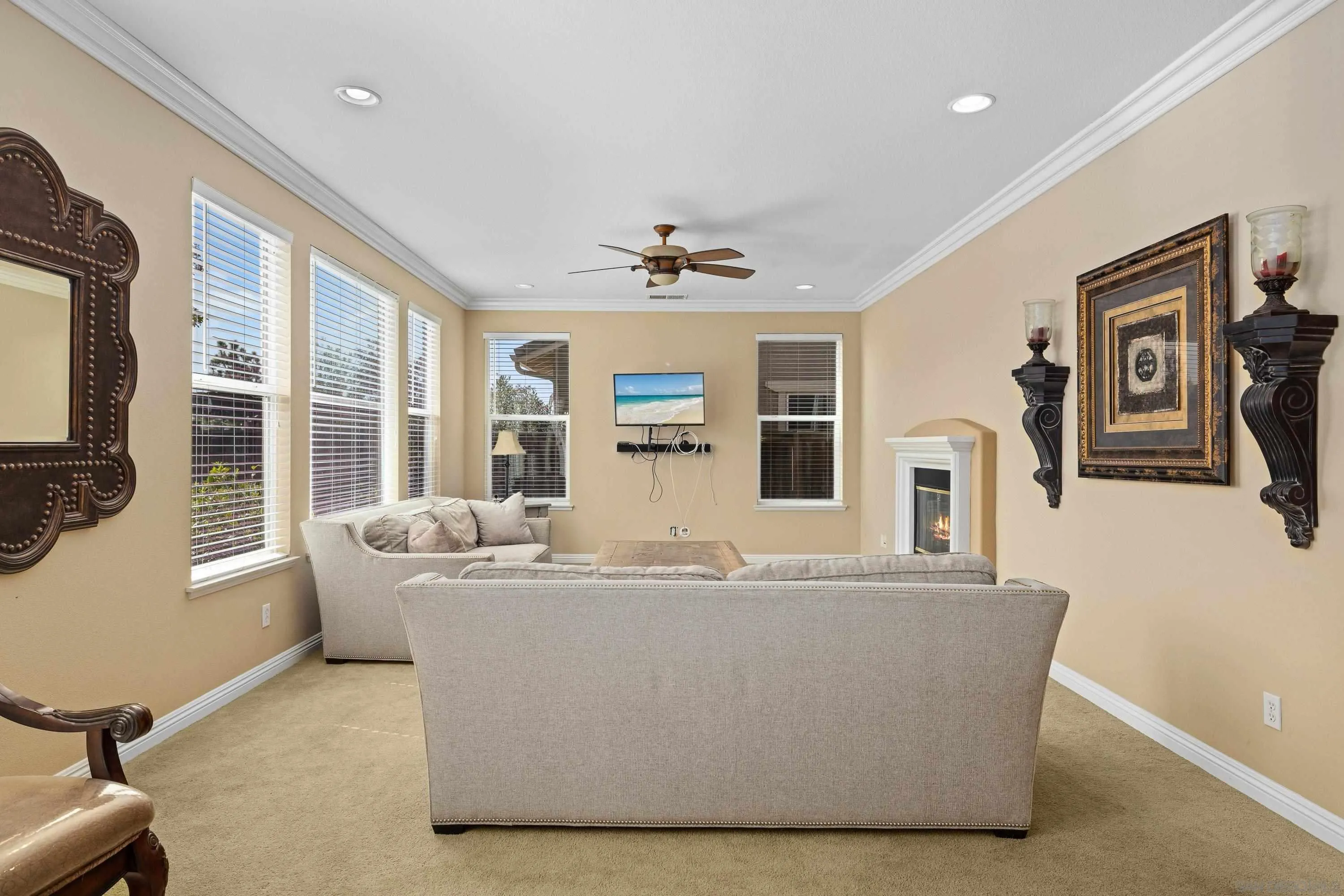 https://cdn.realtyfeed.com/cdn/127/260010877/4adf10e565cf2aa8bb0dbb17eb994283.webp
