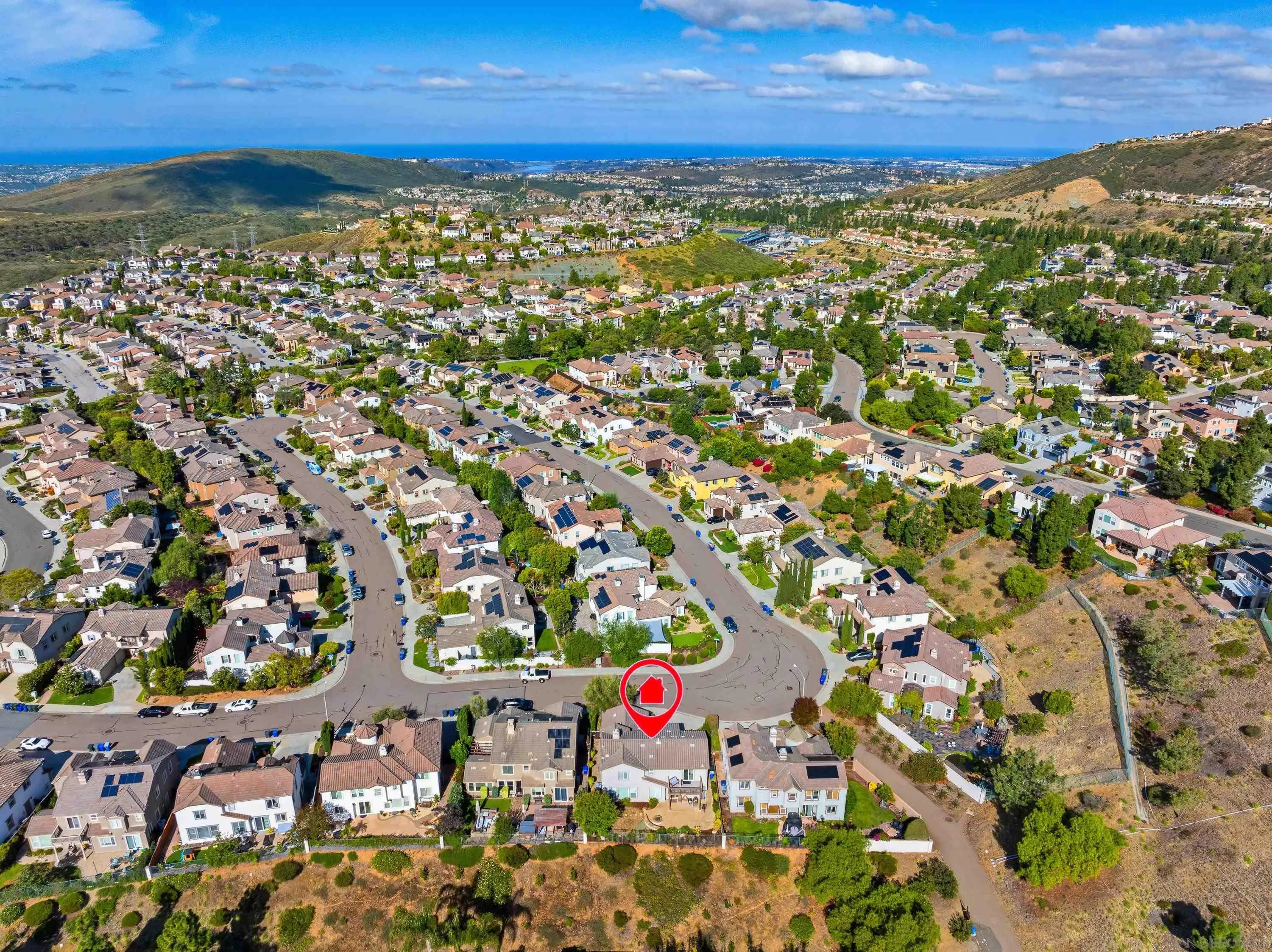 https://cdn.realtyfeed.com/cdn/127/260010877/63036c506940be78edb6ac73bbf28ef8.webp