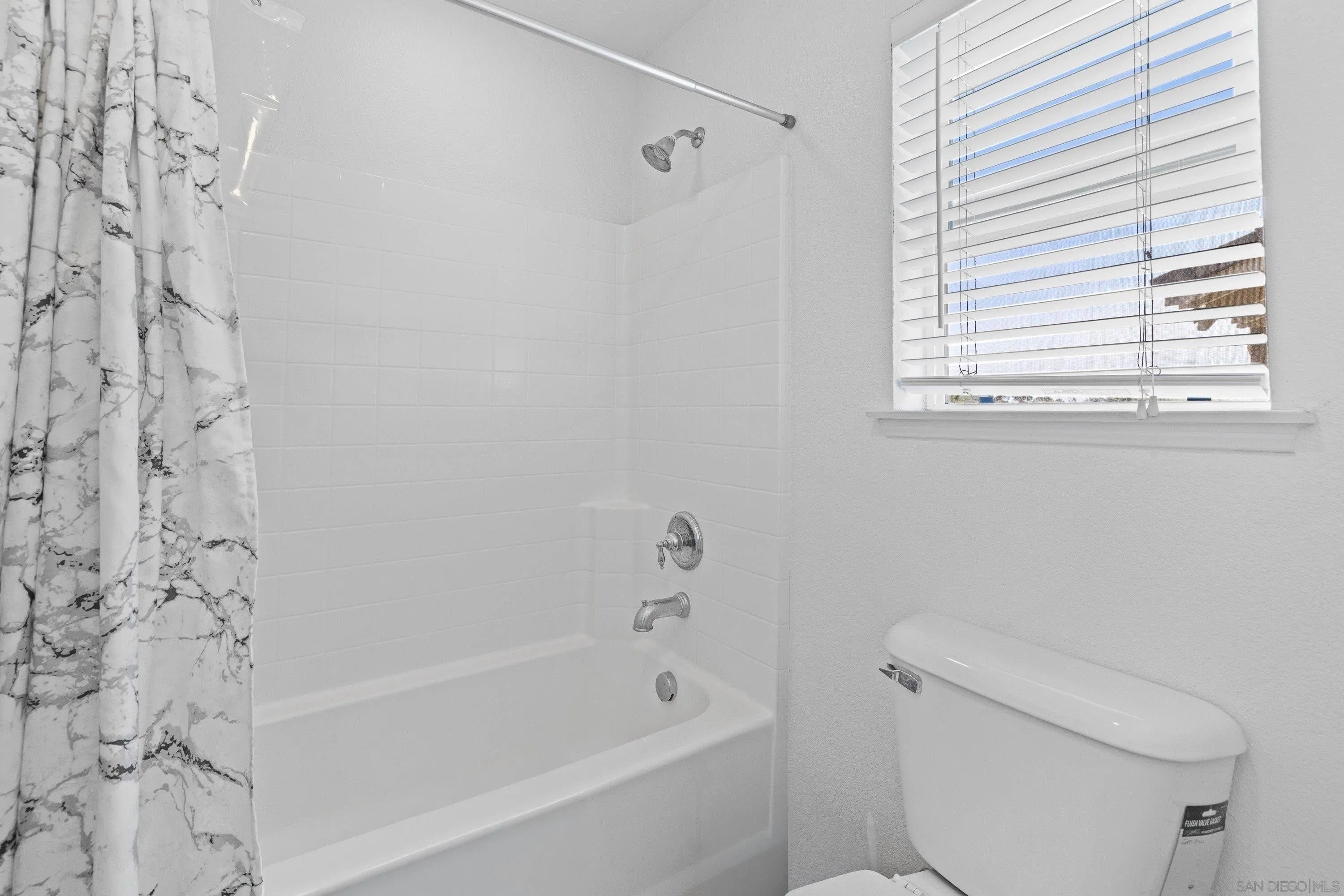 https://cdn.realtyfeed.com/cdn/127/260010877/7d9bc50ad72f65e292bb56bcc7d0ad28.webp