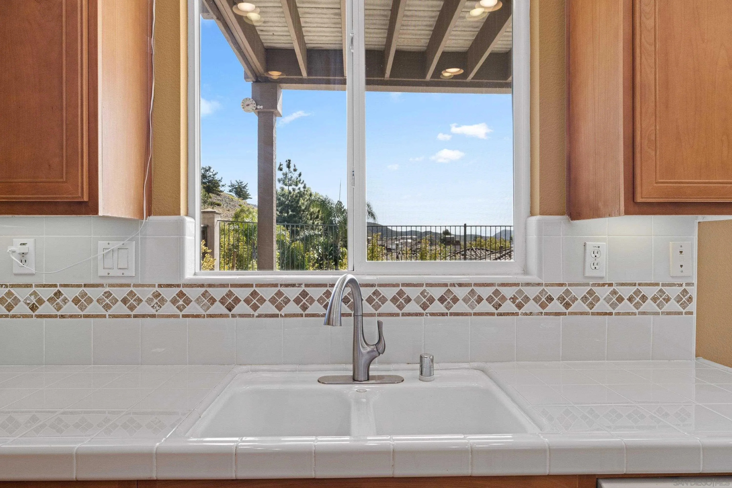 https://cdn.realtyfeed.com/cdn/127/260010877/972f26a65823334d556b126ba37aba00.webp