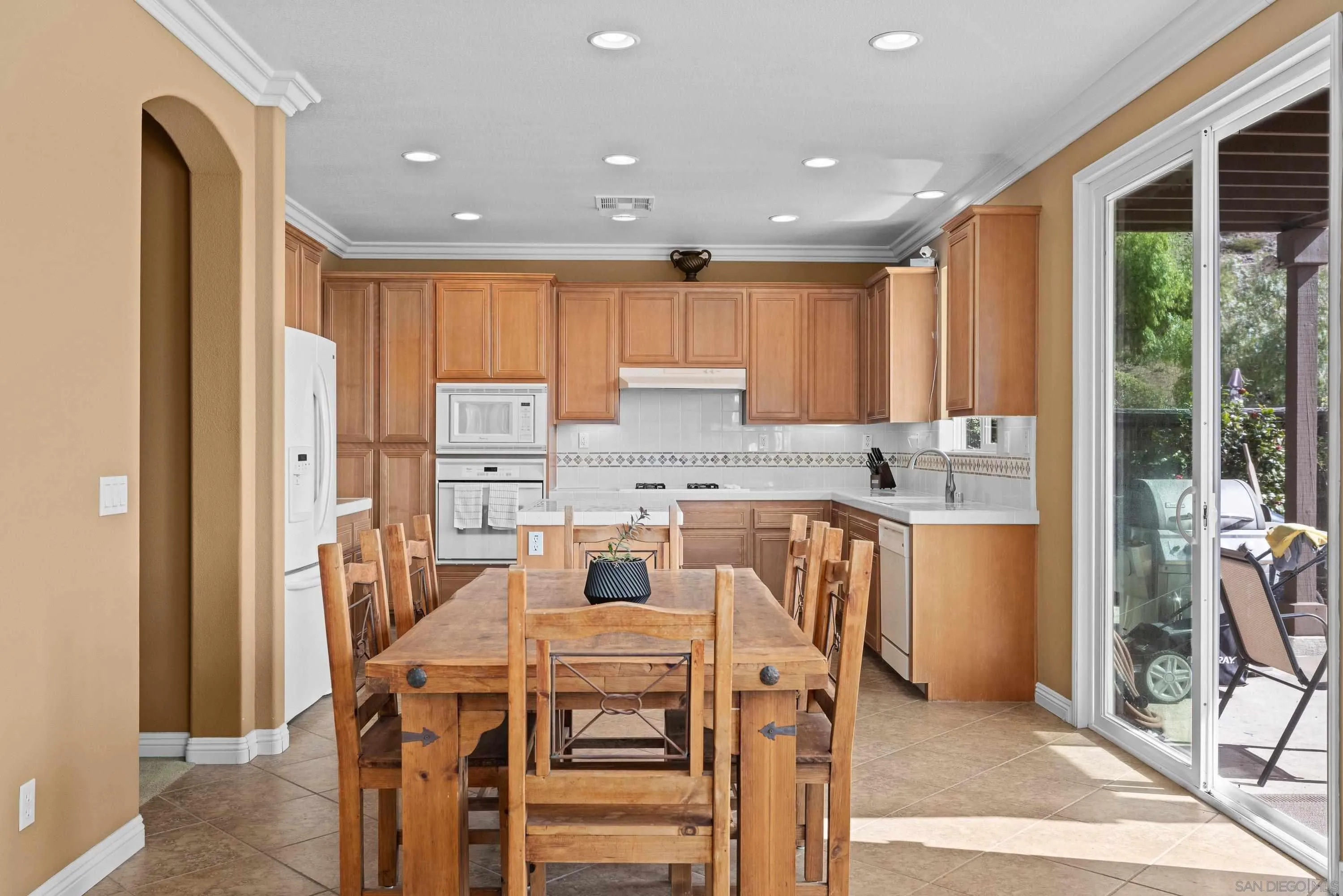 https://cdn.realtyfeed.com/cdn/127/260010877/ffa4fad6d14e92b6b82ec62ee85bee6c.webp