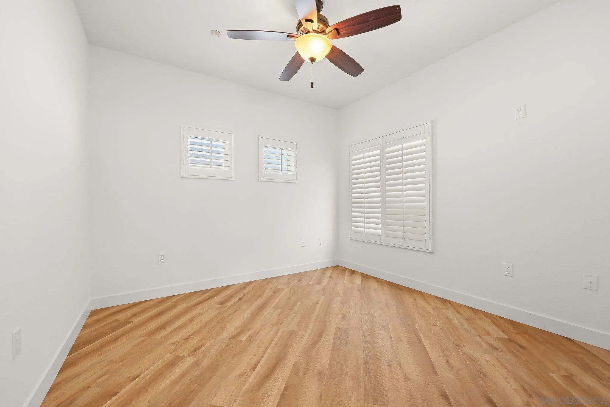 https://cdn.realtyfeed.com/cdn/127/260010878/1443c456a67332c4708924bf799fdae5.webp