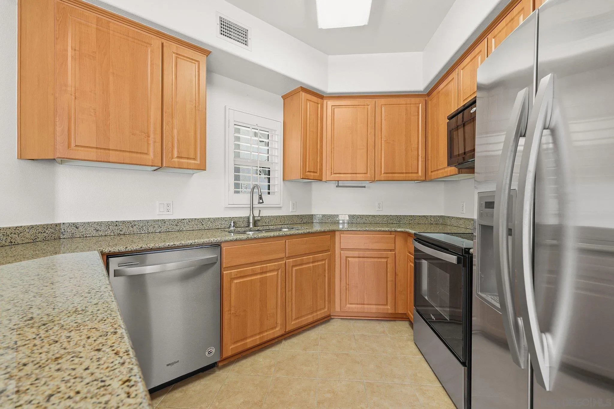 https://cdn.realtyfeed.com/cdn/127/260010878/1620a90f539ca1539dcdcc742e04adb4.webp