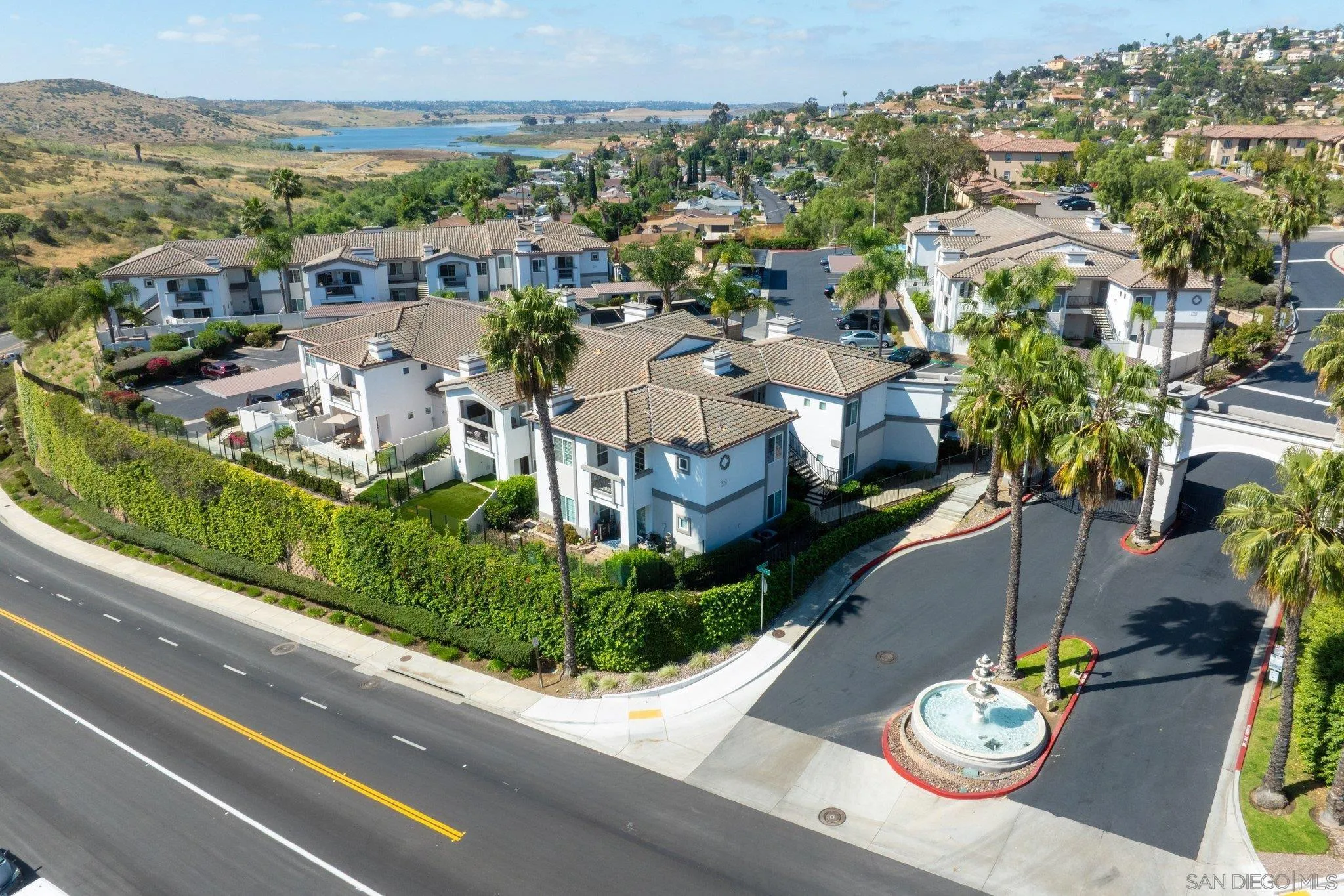 https://cdn.realtyfeed.com/cdn/127/260010878/723b8f3ddf96f2ed800c9272b3b73eb6.webp