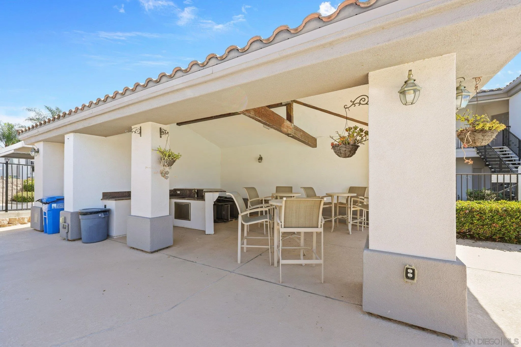 https://cdn.realtyfeed.com/cdn/127/260010878/9463ee9c78845f211fd83ed0da3238ef.webp