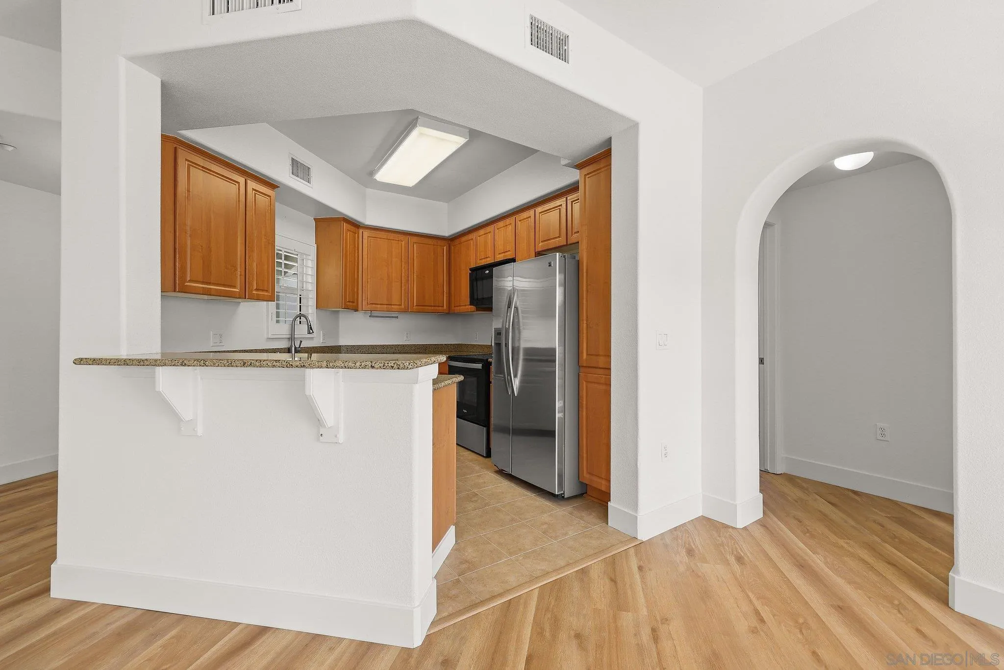 https://cdn.realtyfeed.com/cdn/127/260010878/acf71b82a06fee12913a66d75bc5306c.webp