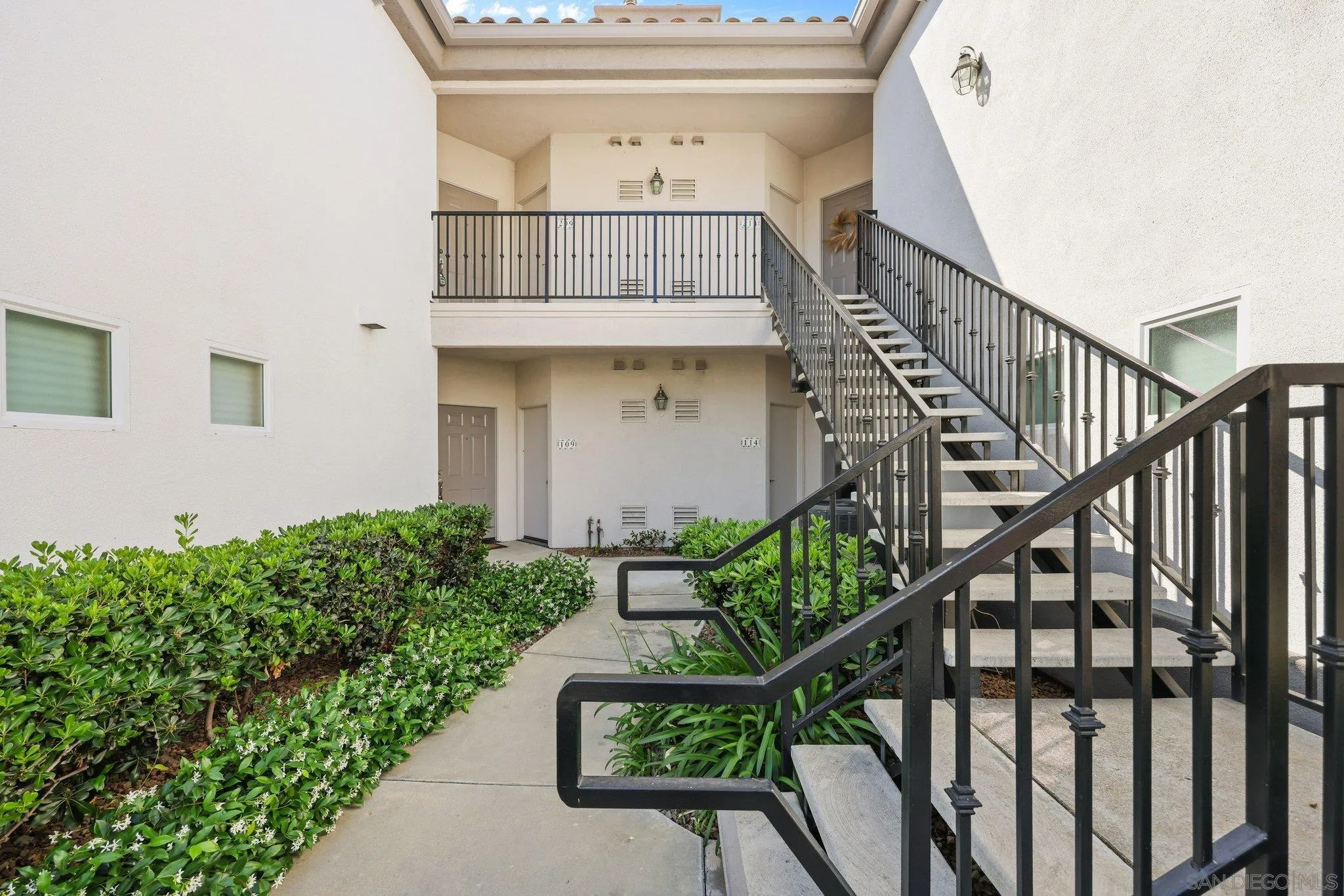 https://cdn.realtyfeed.com/cdn/127/260010878/ba763ff46f5c454dd99a5d1be0e2cbeb.webp