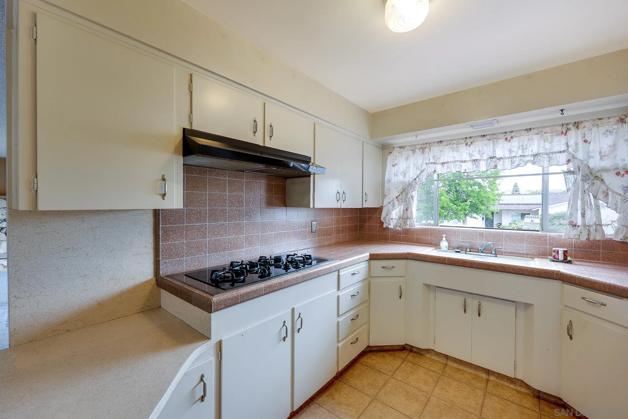 https://cdn.realtyfeed.com/cdn/127/260010881/1cdc840aee325e6cf39a689ac46eff70.webp