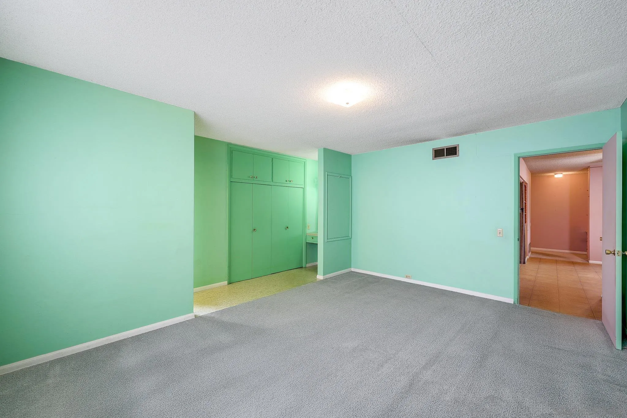 https://cdn.realtyfeed.com/cdn/127/260010881/1cf2d859149691827b7a388eac84a5b0.webp