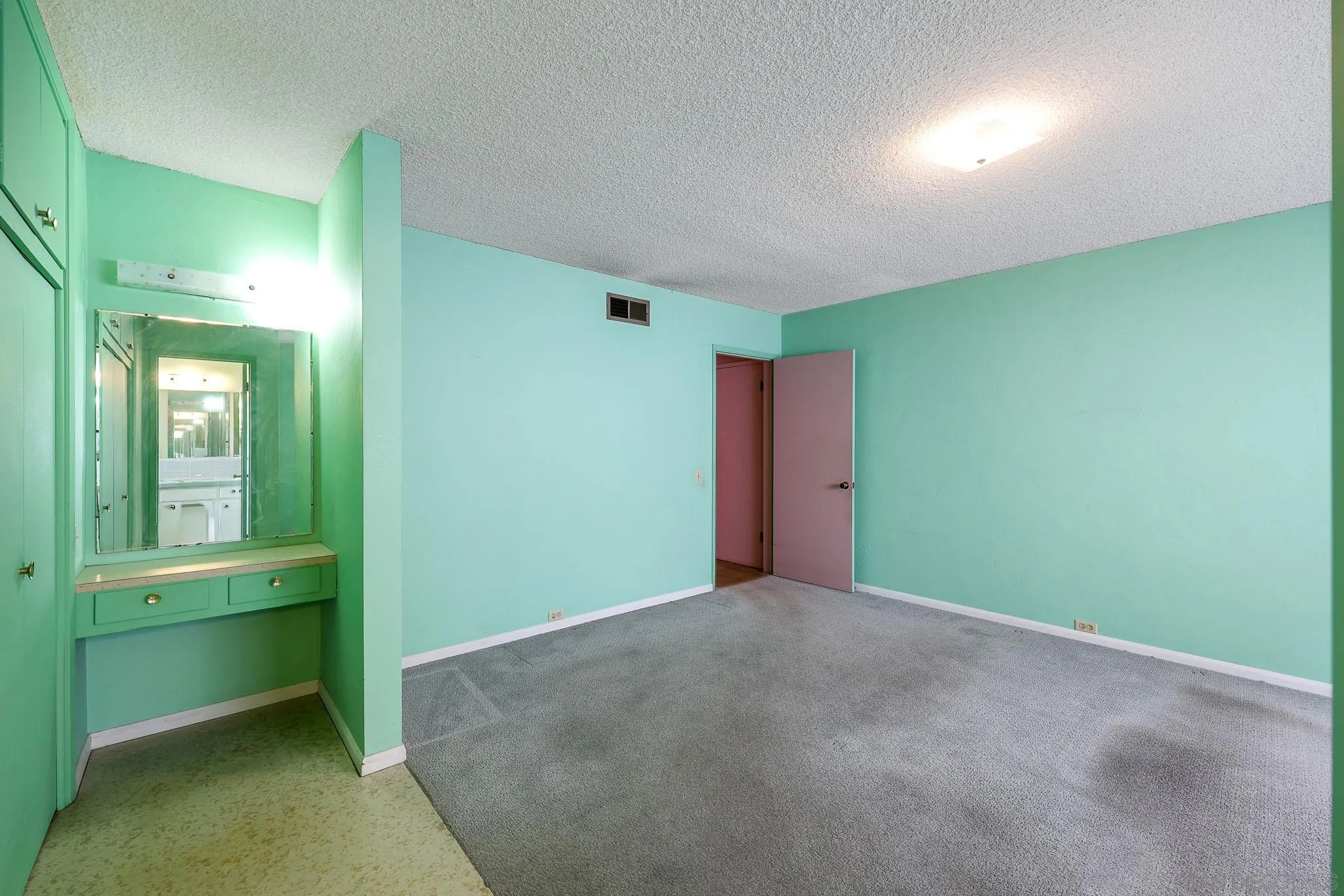 https://cdn.realtyfeed.com/cdn/127/260010881/2499247d08112b6c99211c8e6d811b8c.webp