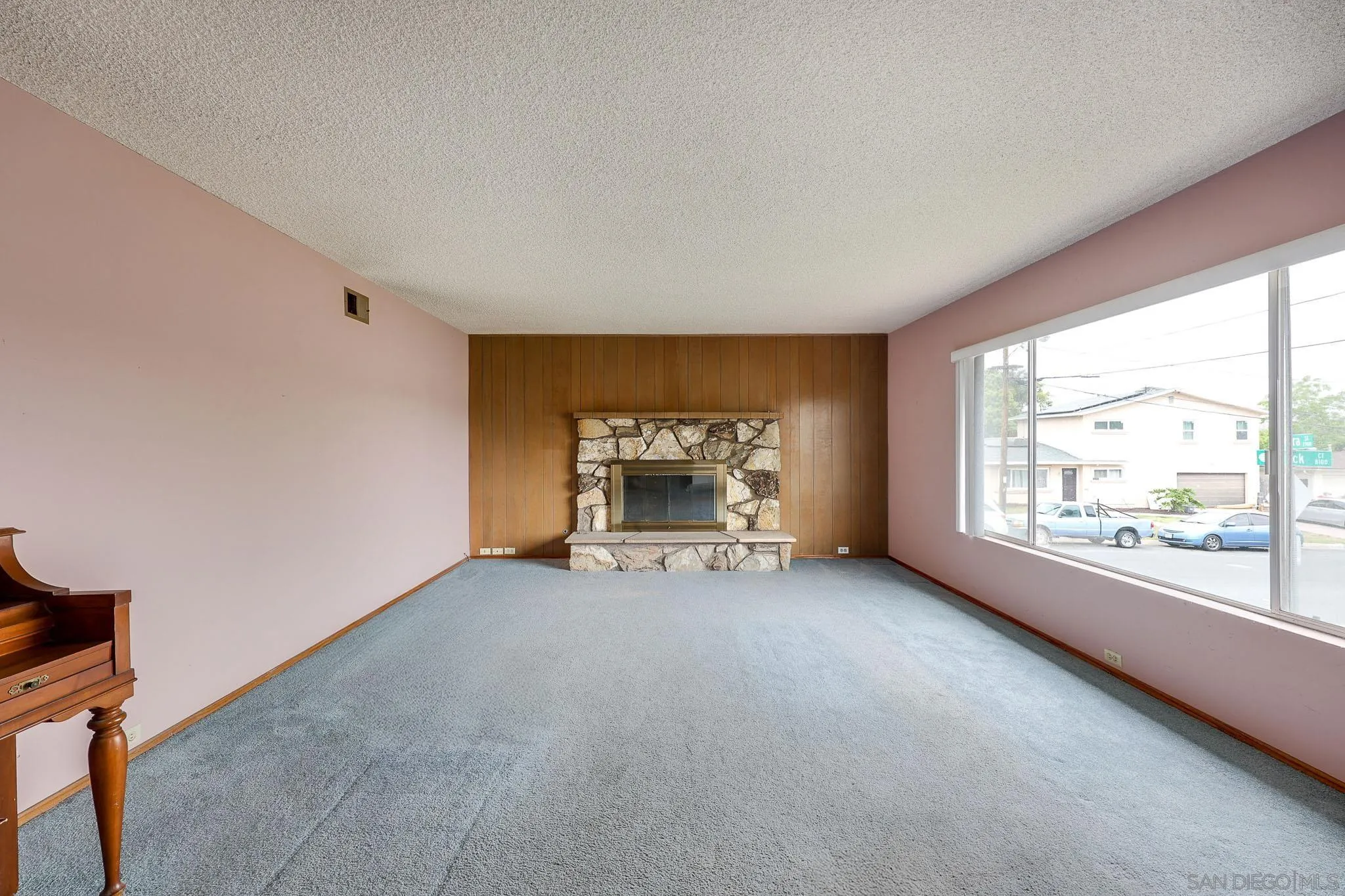 https://cdn.realtyfeed.com/cdn/127/260010881/6cea7478b773e472c60f211f5172013f.webp