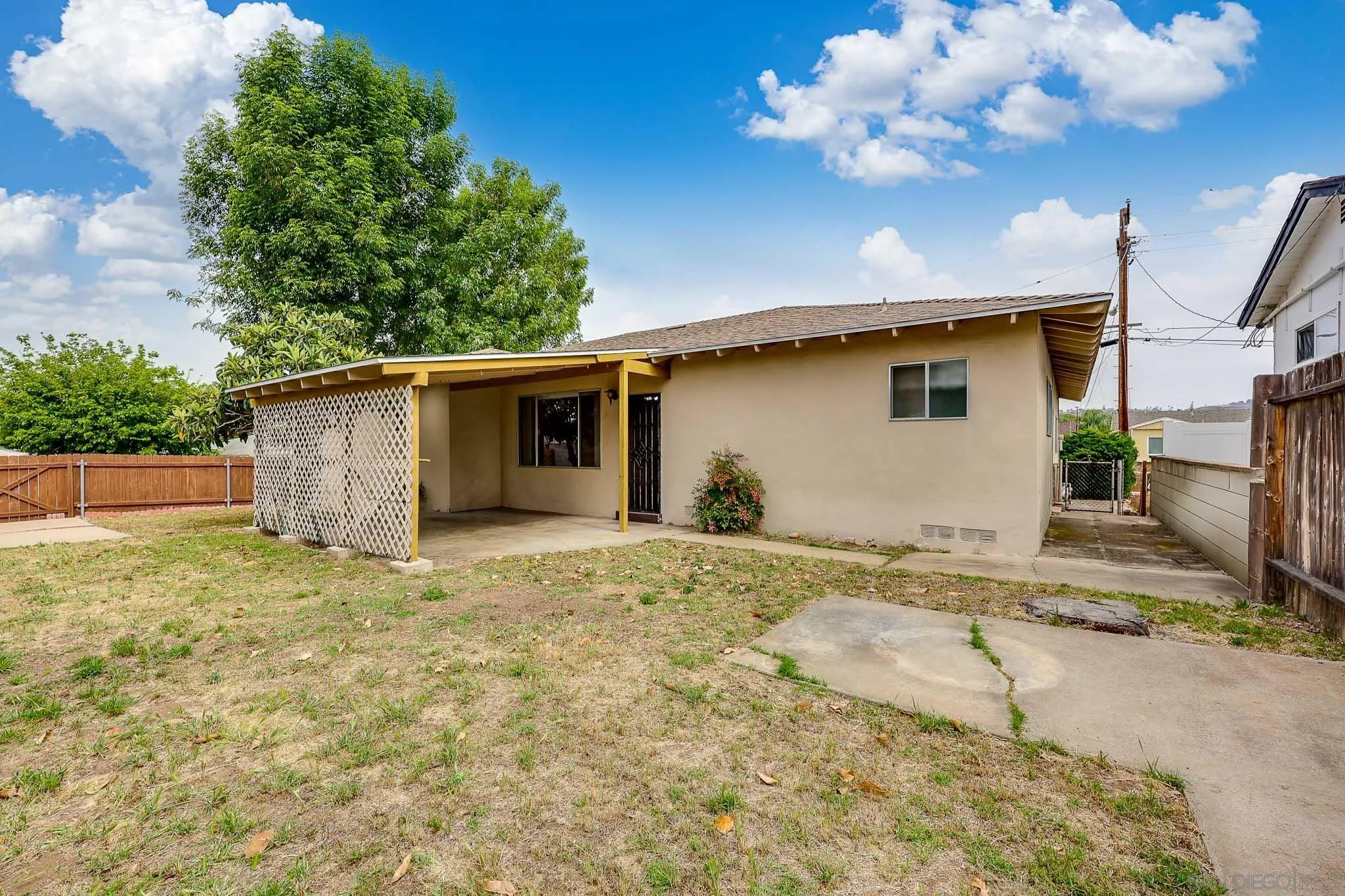 https://cdn.realtyfeed.com/cdn/127/260010881/7bafba133235b0a41d01439efc37708d.webp