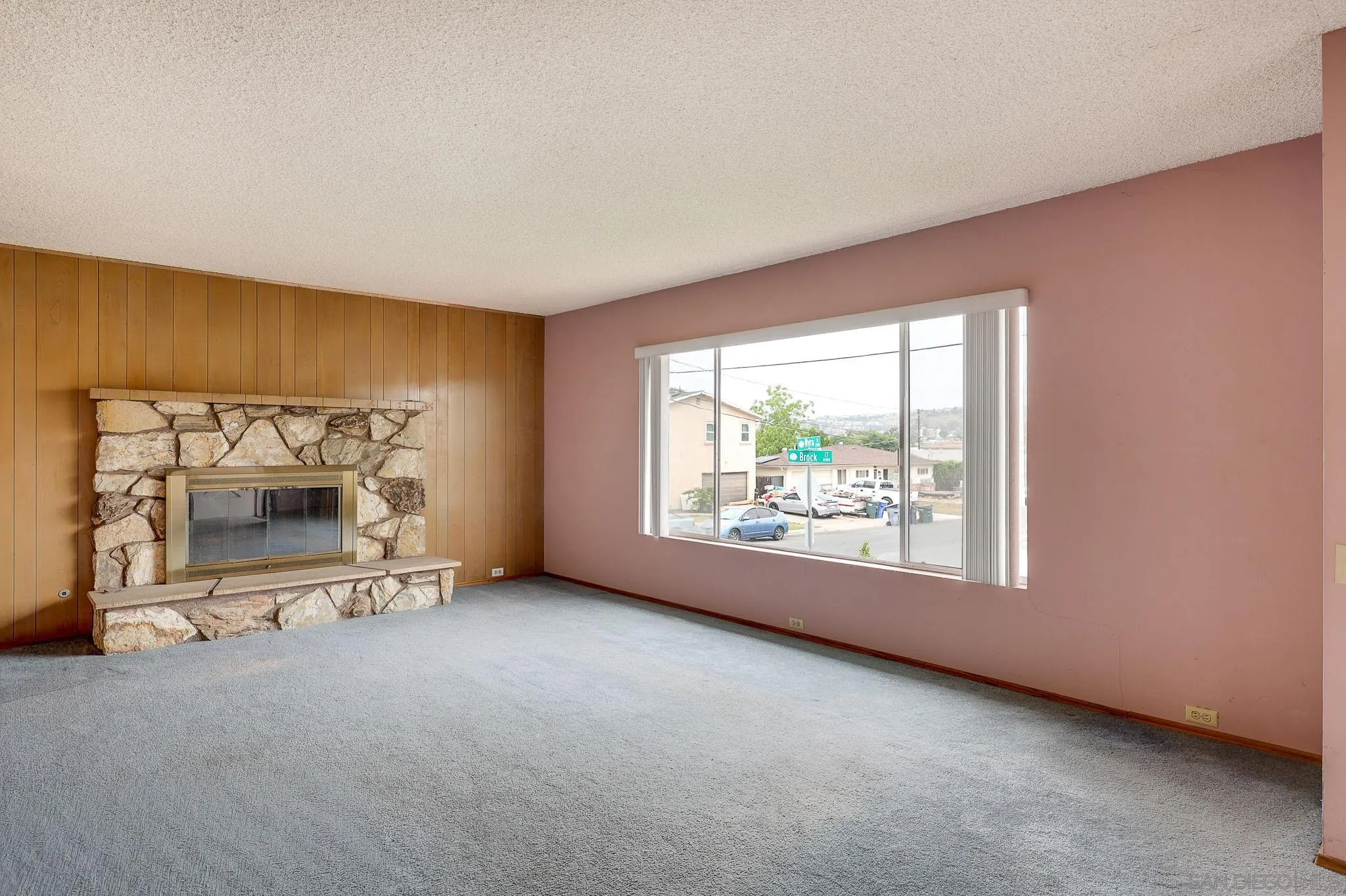 https://cdn.realtyfeed.com/cdn/127/260010881/8e364c18f03aa570820d22a649bc8e56.webp