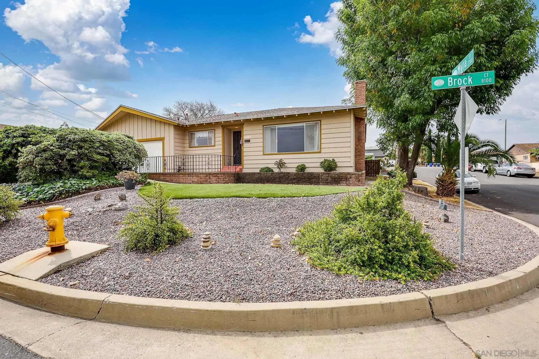 https://cdn.realtyfeed.com/cdn/127/260010881/adfc5c8cb2db18cf07216271702c047f.webp