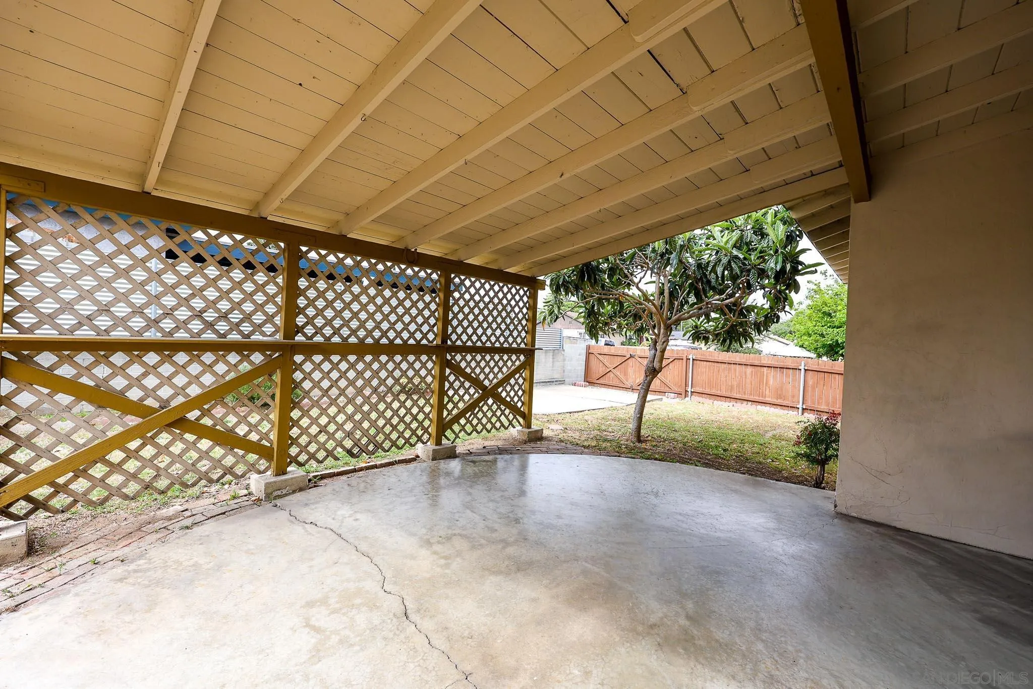 https://cdn.realtyfeed.com/cdn/127/260010881/d193cfe860721f770b7bb3221bc0a807.webp