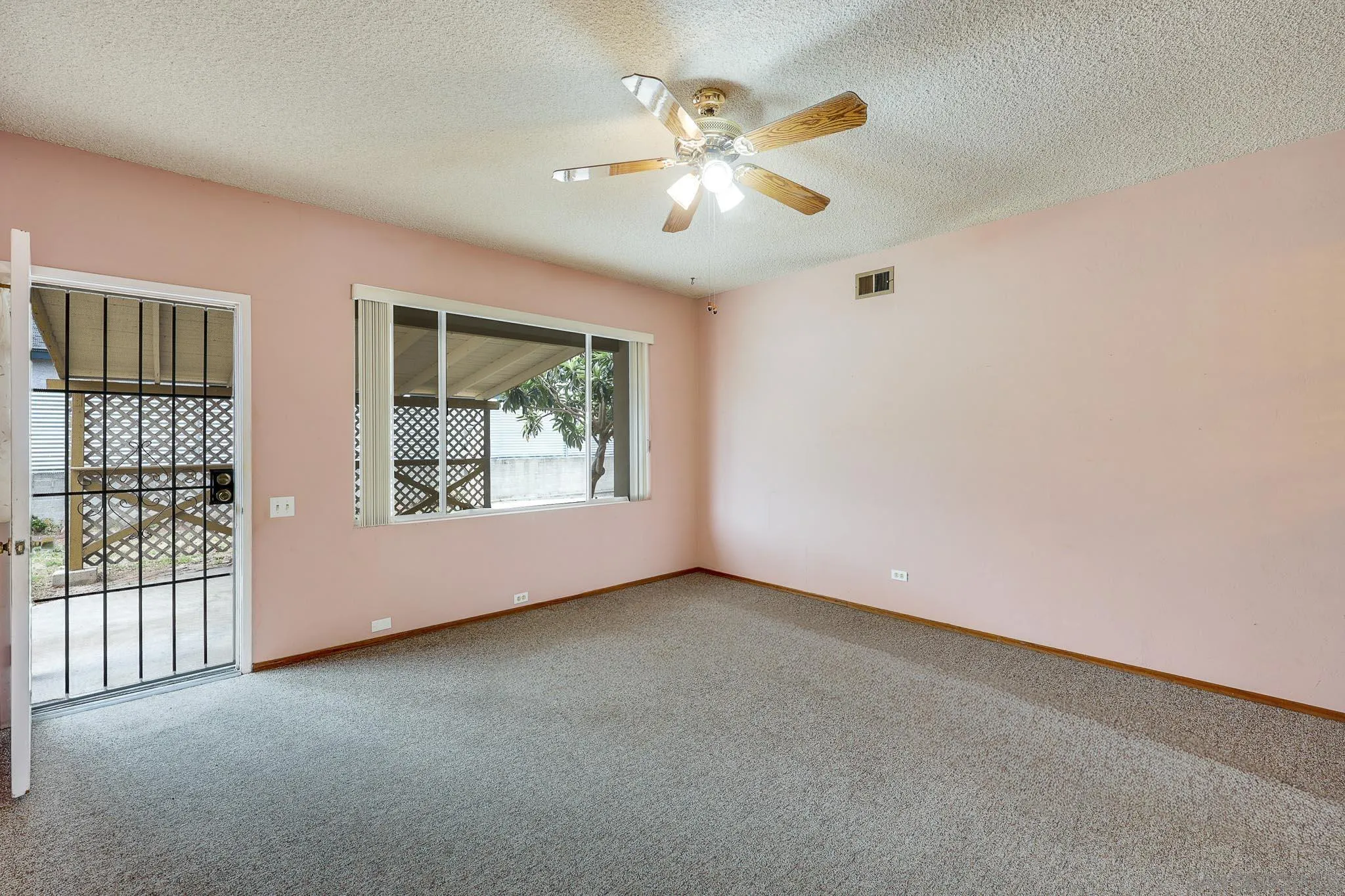 https://cdn.realtyfeed.com/cdn/127/260010881/f368bdc6b2dc66b9348ab111979ee222.webp