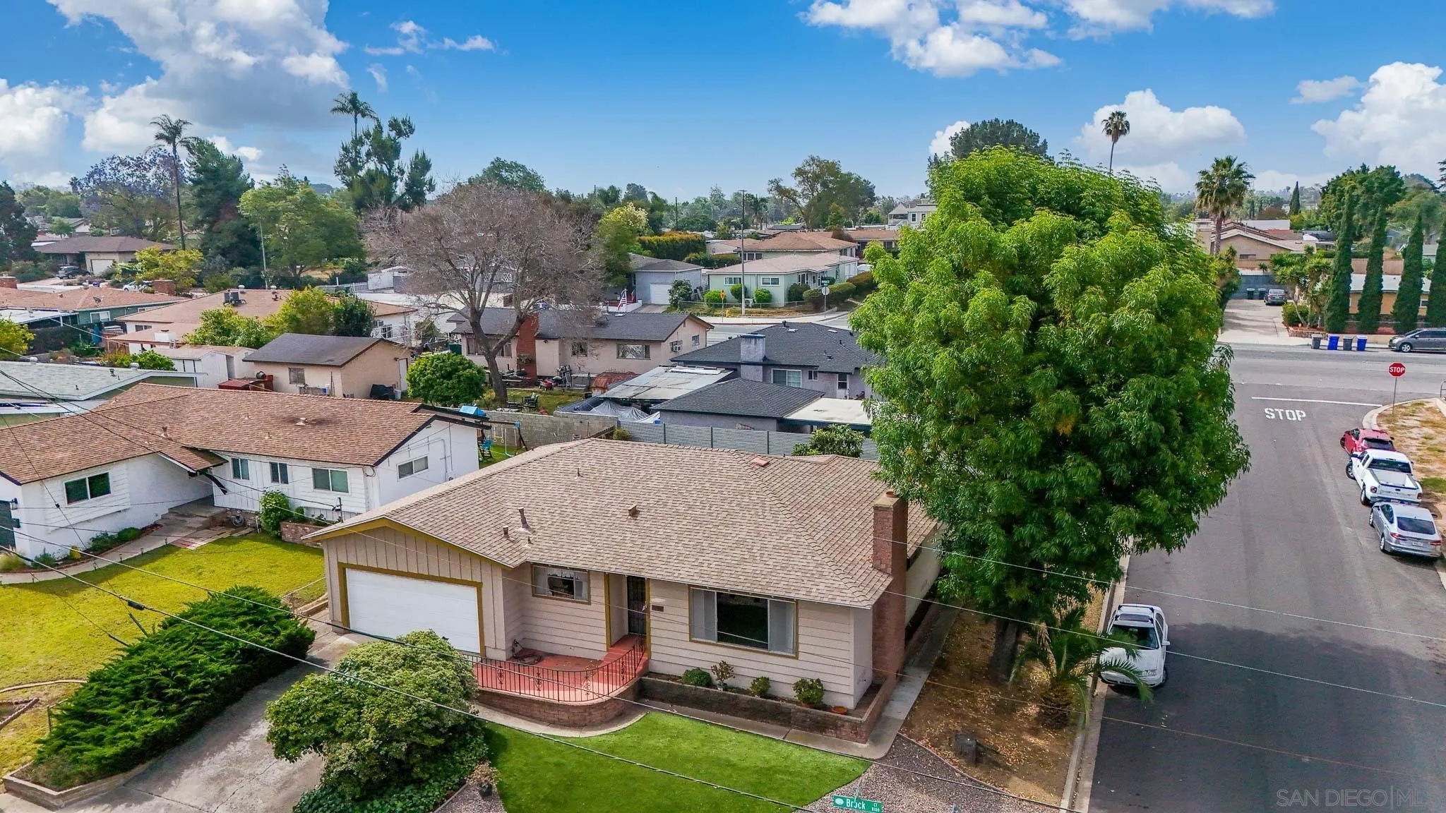 https://cdn.realtyfeed.com/cdn/127/260010881/ff27a48b87be0199b95a9ee9c1362f74.webp