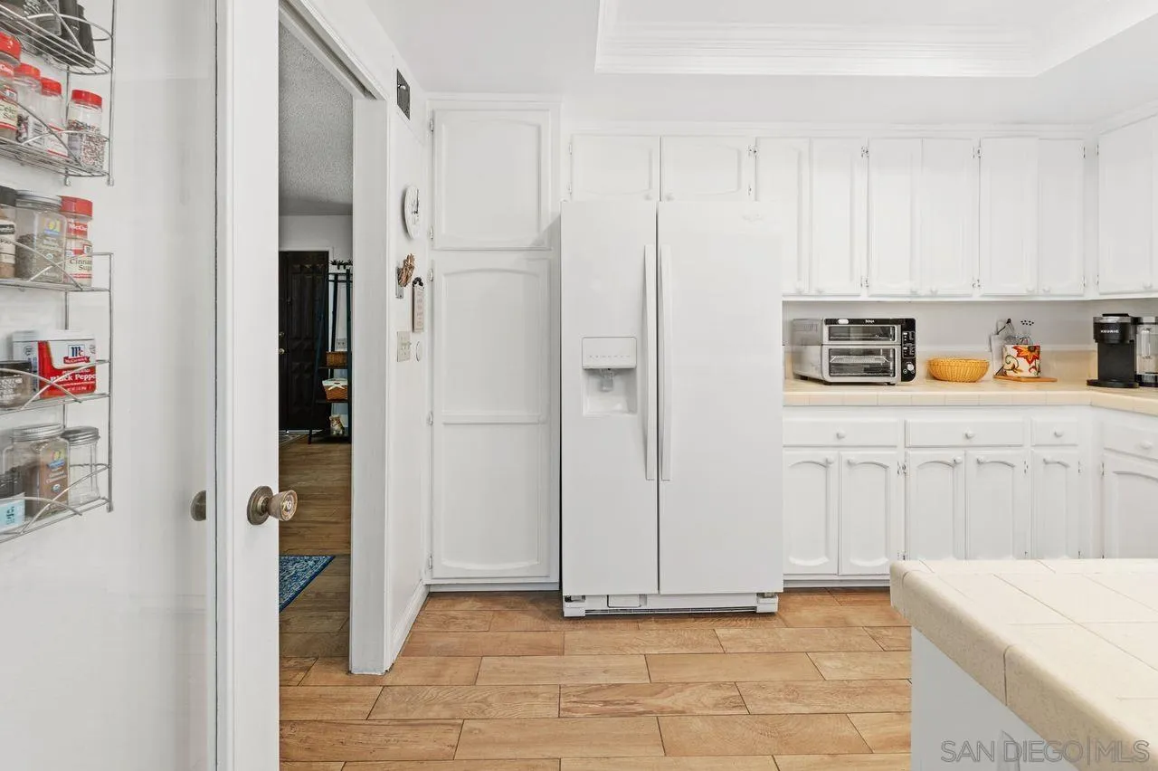 https://cdn.realtyfeed.com/cdn/127/260010882/3bd7ec21c03f22328dfc5179460e88ec.webp