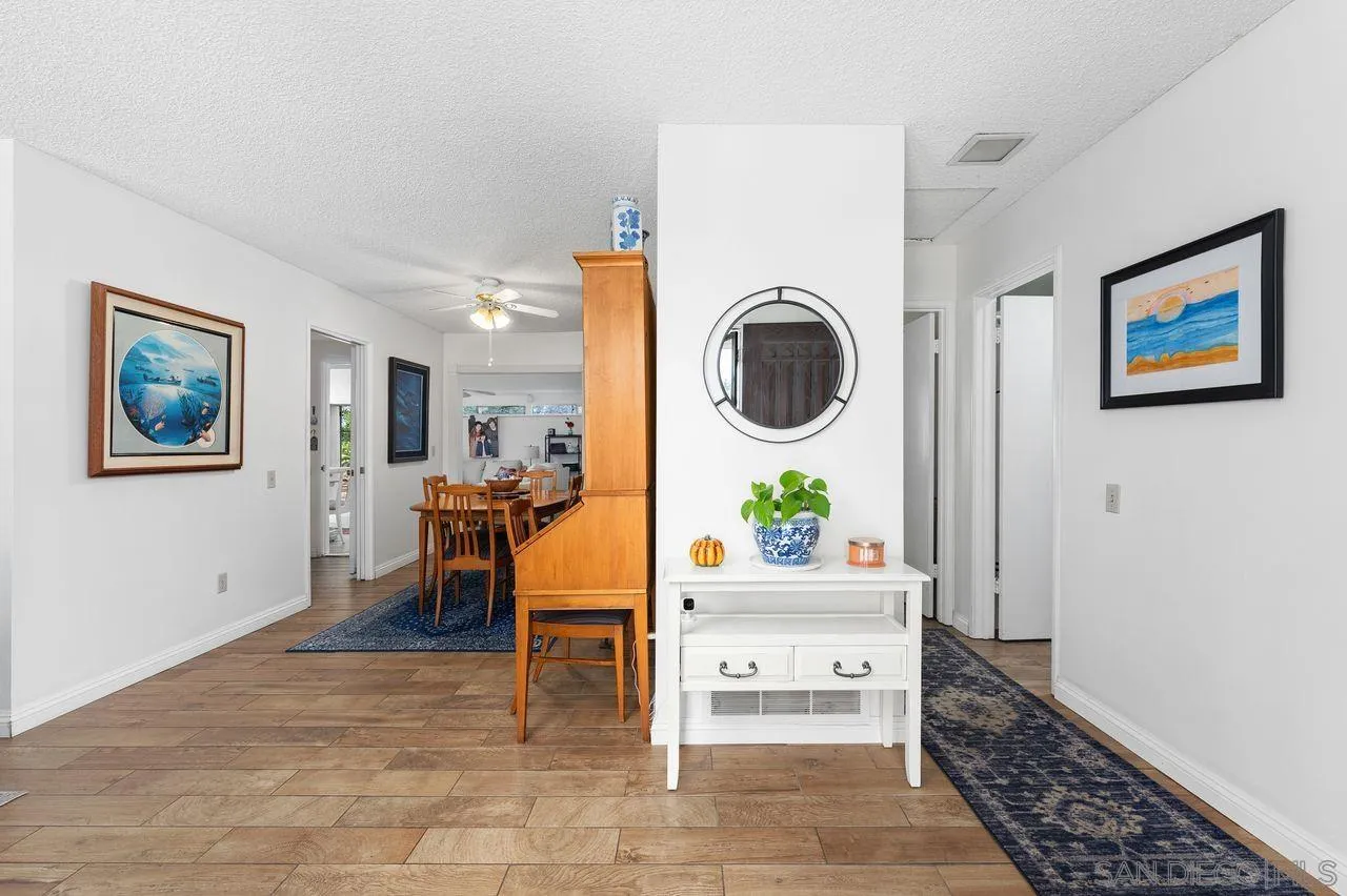 https://cdn.realtyfeed.com/cdn/127/260010882/5f207faec8542c5c681fe97c097aa57f.webp