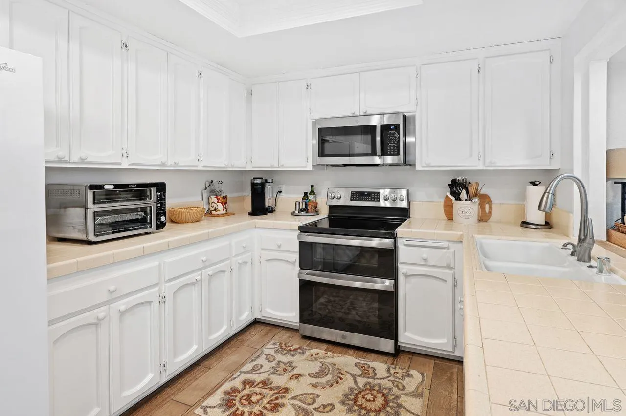 https://cdn.realtyfeed.com/cdn/127/260010882/857d1ca38cfe5cf899b653e406c6a30d.webp