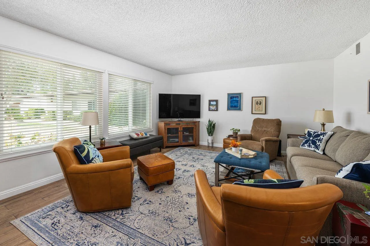 https://cdn.realtyfeed.com/cdn/127/260010882/fe0cfa873fbc03b77bc8796dcd0f4dc1.webp