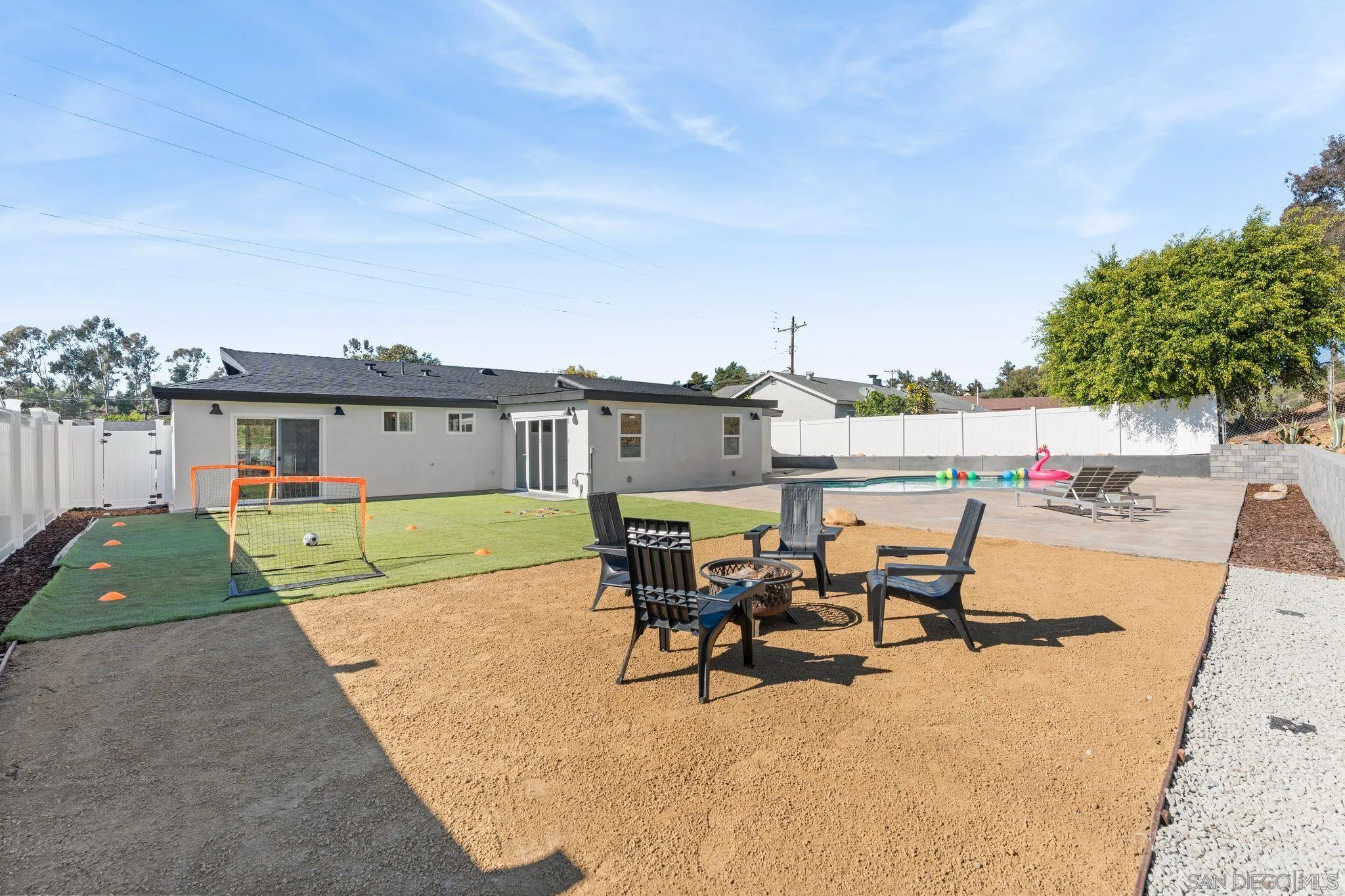 https://cdn.realtyfeed.com/cdn/127/260010884/0187a16b3d80528337516adfe084dba1.webp