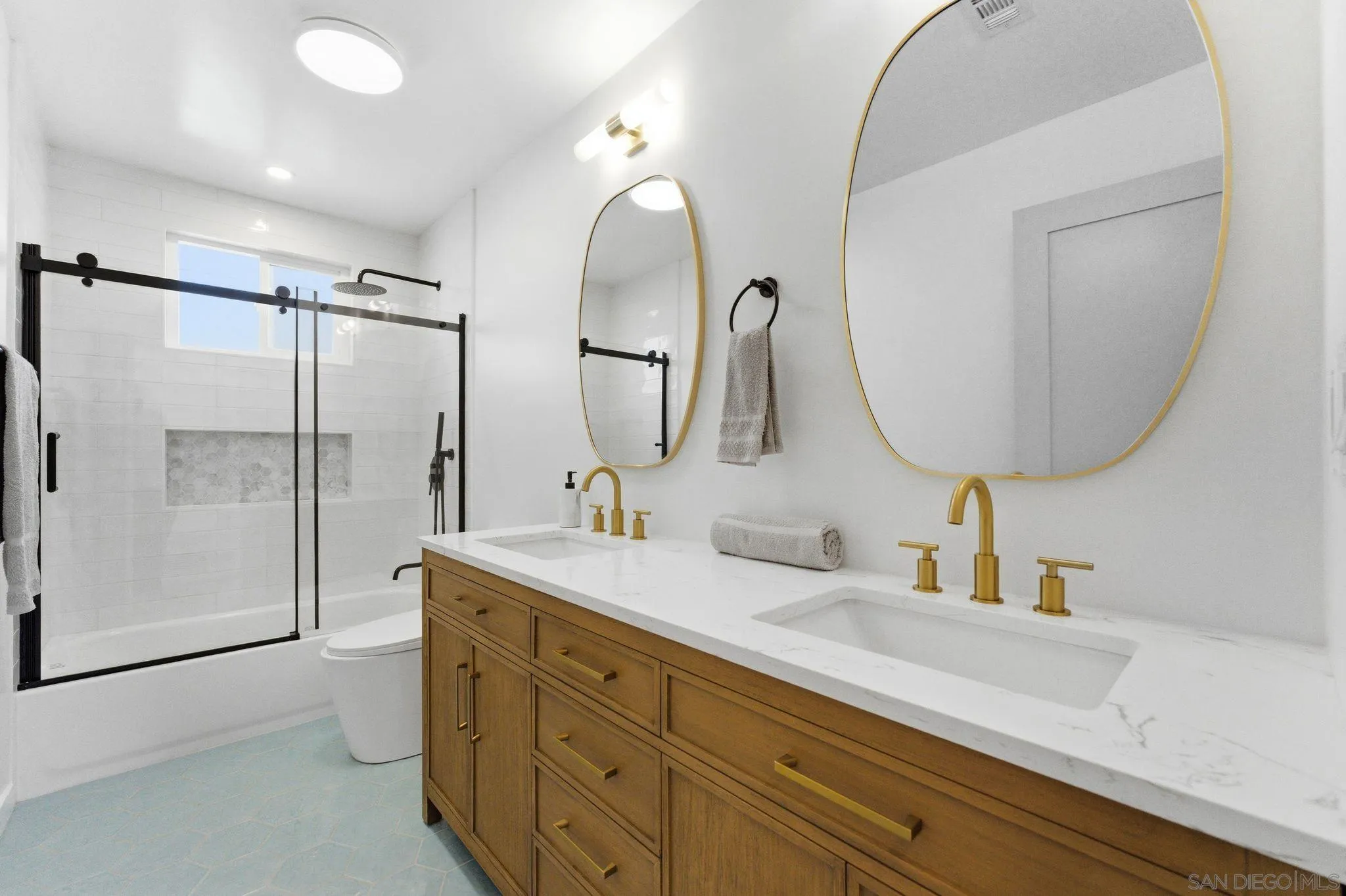 https://cdn.realtyfeed.com/cdn/127/260010884/44fb5cbc9dab3a85256e4b7c78dc4392.webp