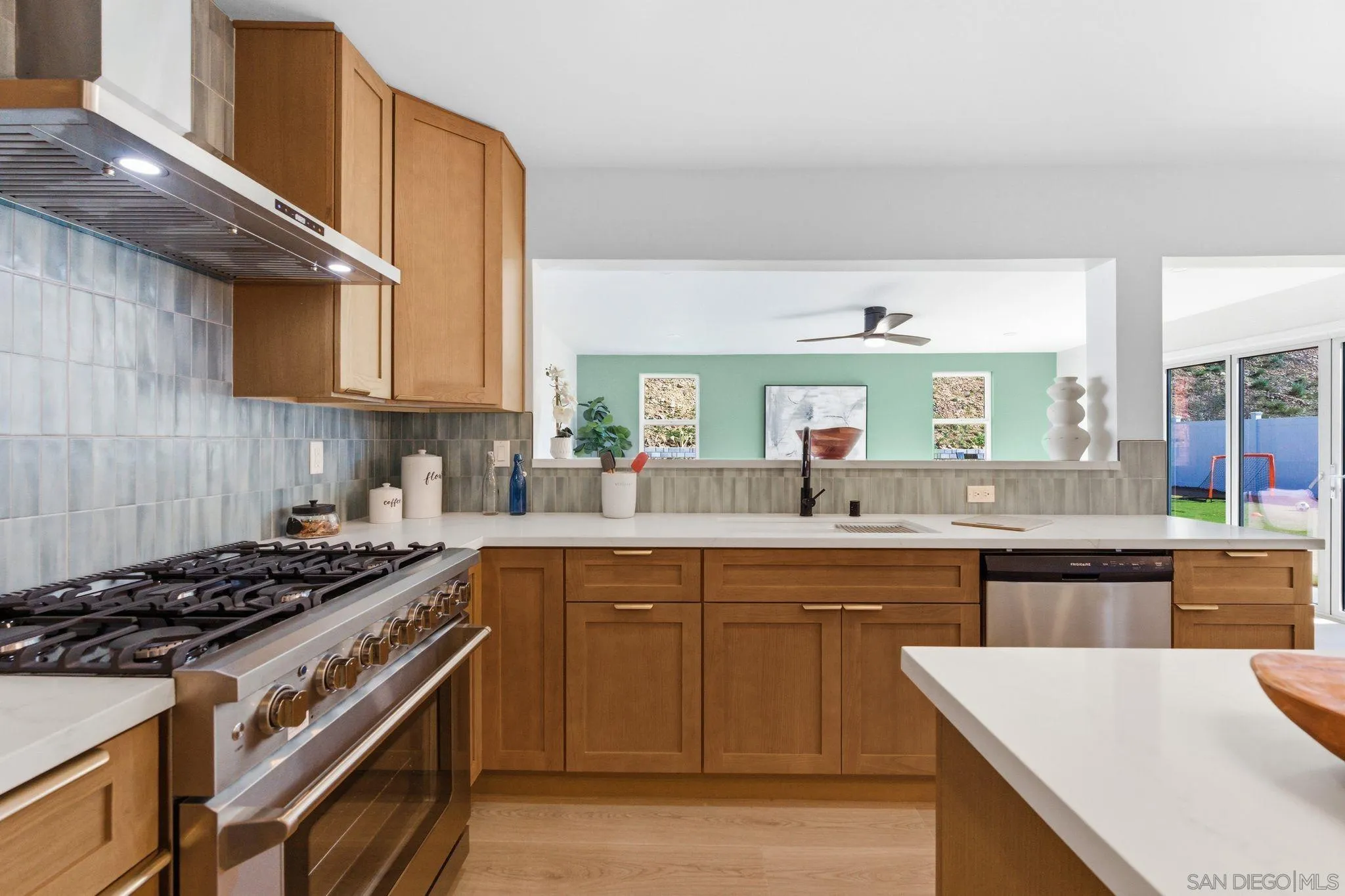 https://cdn.realtyfeed.com/cdn/127/260010884/fc38e072b2803df3d44457721f5620bf.webp