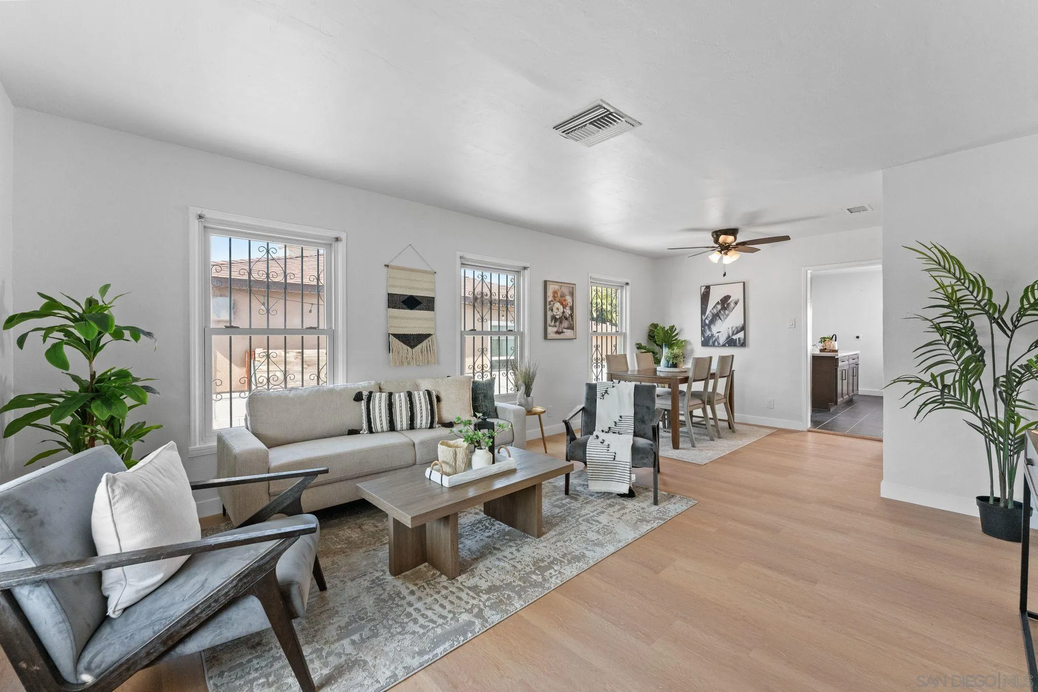 https://cdn.realtyfeed.com/cdn/127/260010886/0856c9772ec984d476746adefbee2661.webp