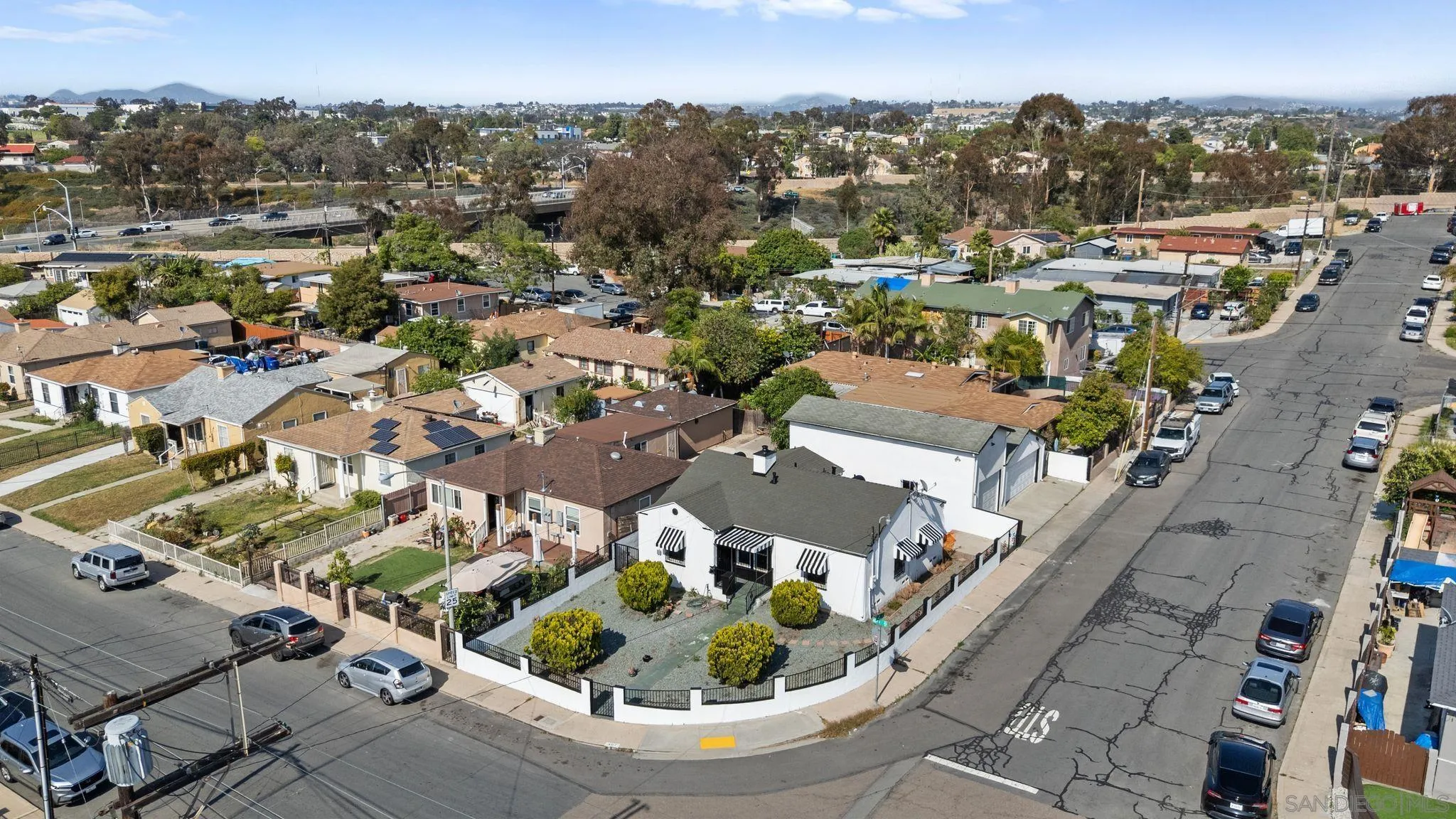 https://cdn.realtyfeed.com/cdn/127/260010886/421f4c3e1f873ce3bdb9aa895627b0c6.webp