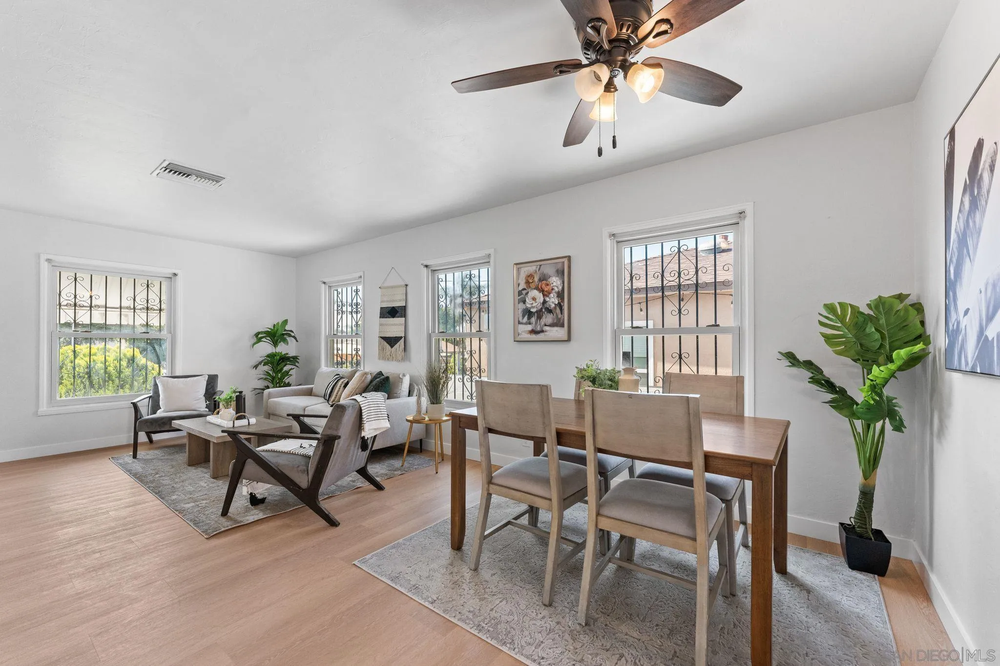https://cdn.realtyfeed.com/cdn/127/260010886/57dbdb7d47a217005b51500ad9edb14a.webp