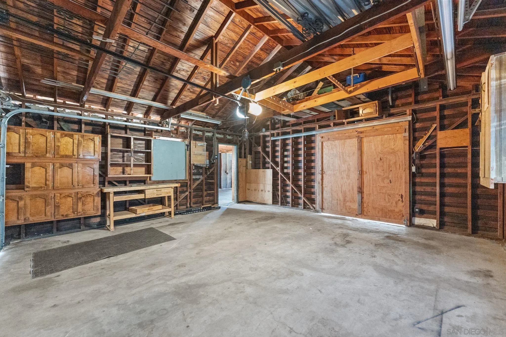 https://cdn.realtyfeed.com/cdn/127/260010886/b4ef352789f6364399d2649d34971d25.webp