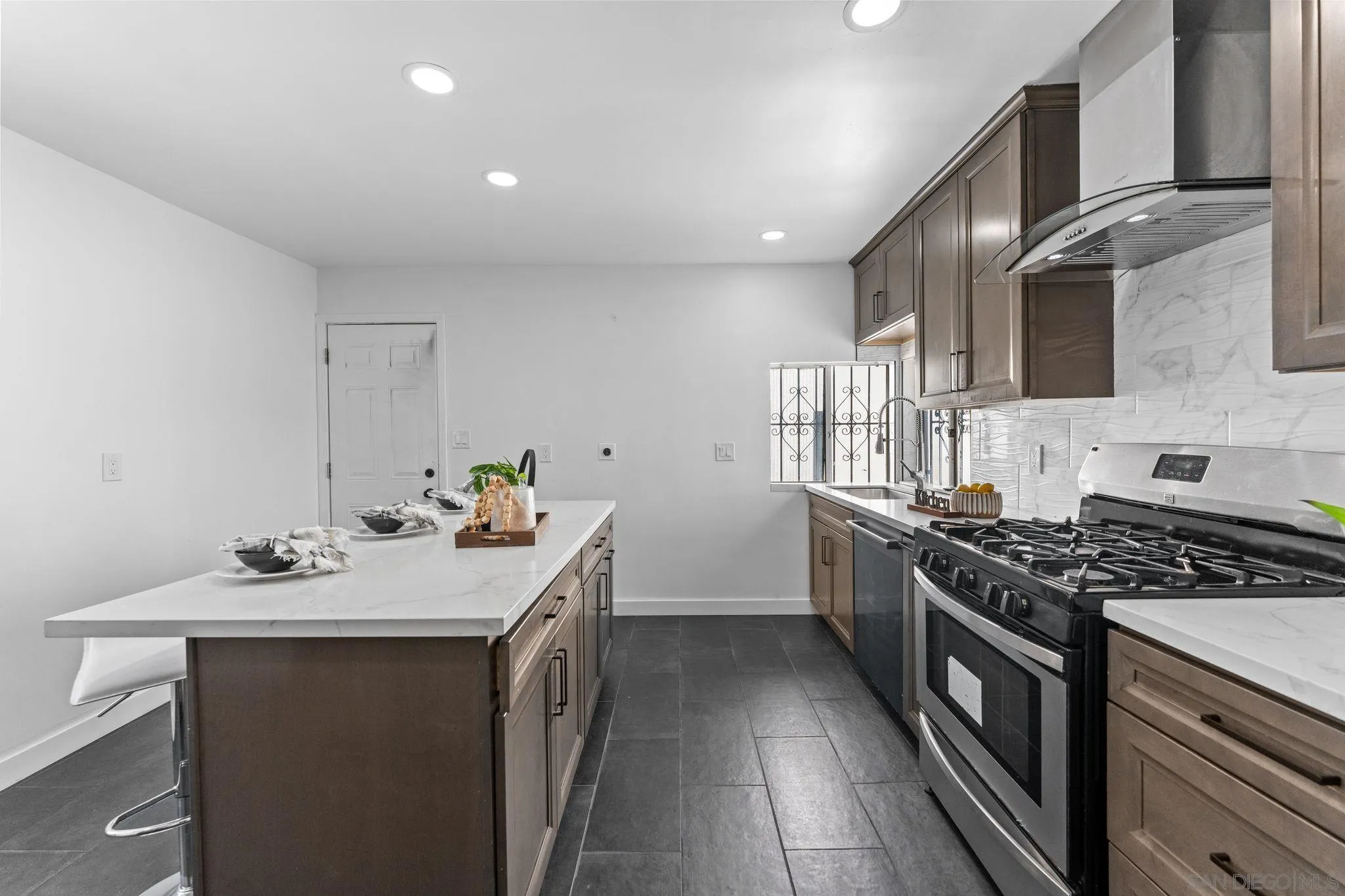https://cdn.realtyfeed.com/cdn/127/260010886/b58ec6240a36602d3aa114b4b05b77fd.webp