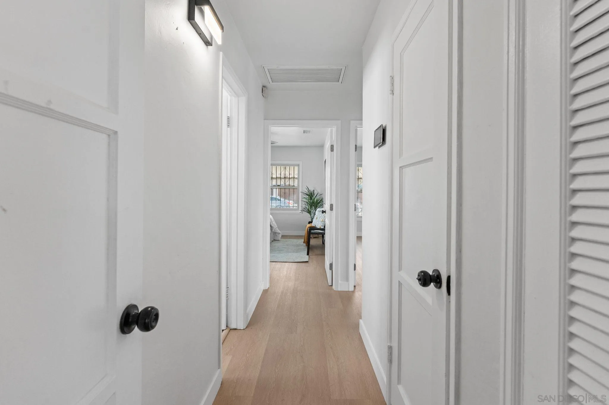 https://cdn.realtyfeed.com/cdn/127/260010886/e61e5ae4120d2abefbc39b31bd8c63a0.webp