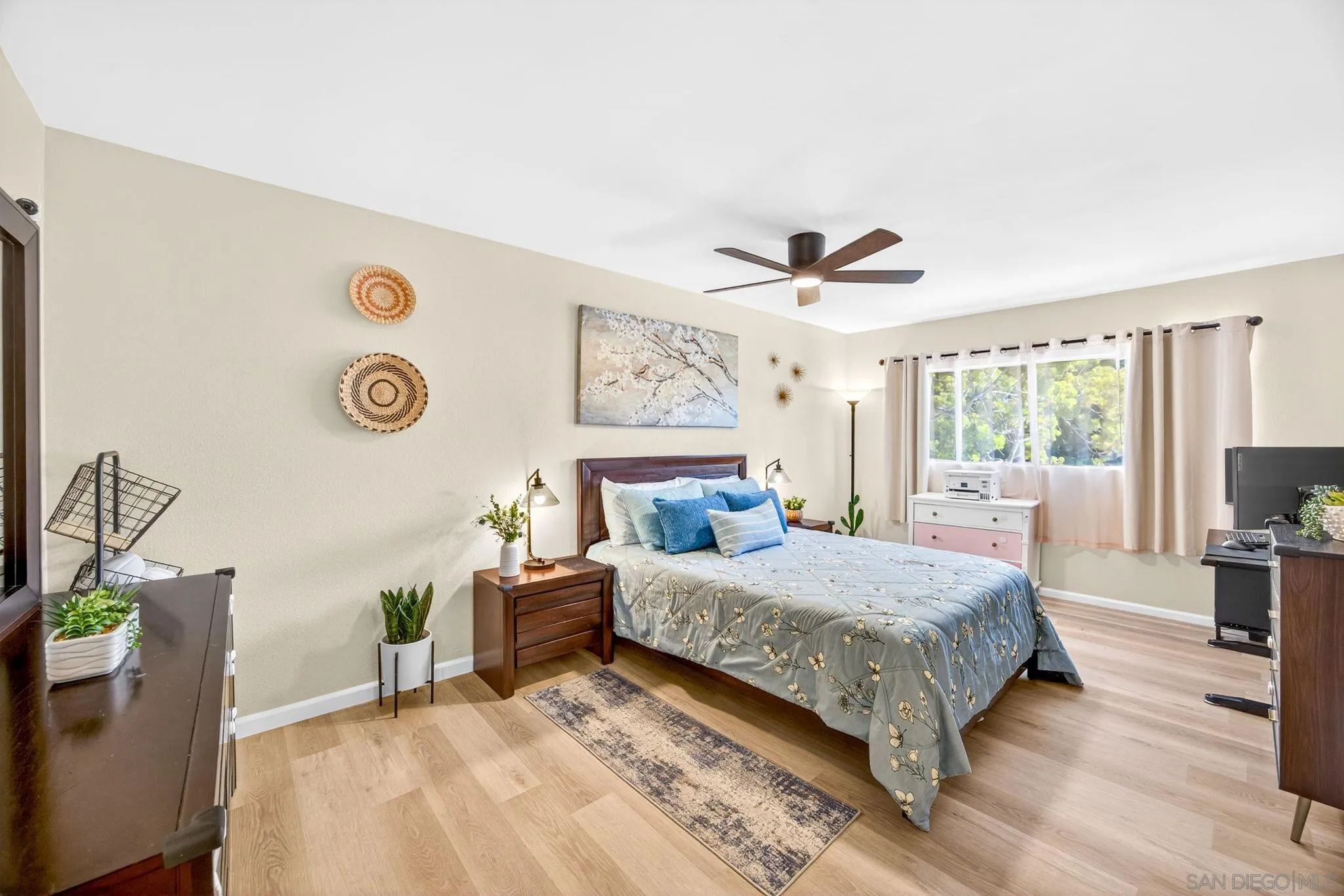 https://cdn.realtyfeed.com/cdn/127/260010888/0f34dfcea48a2e1219bdfe278c69c43d.webp