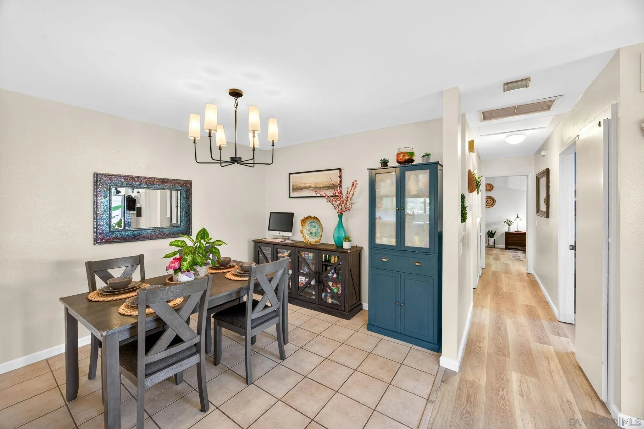 https://cdn.realtyfeed.com/cdn/127/260010888/adb9c2738cfb87154b190d91a30db1cd.webp