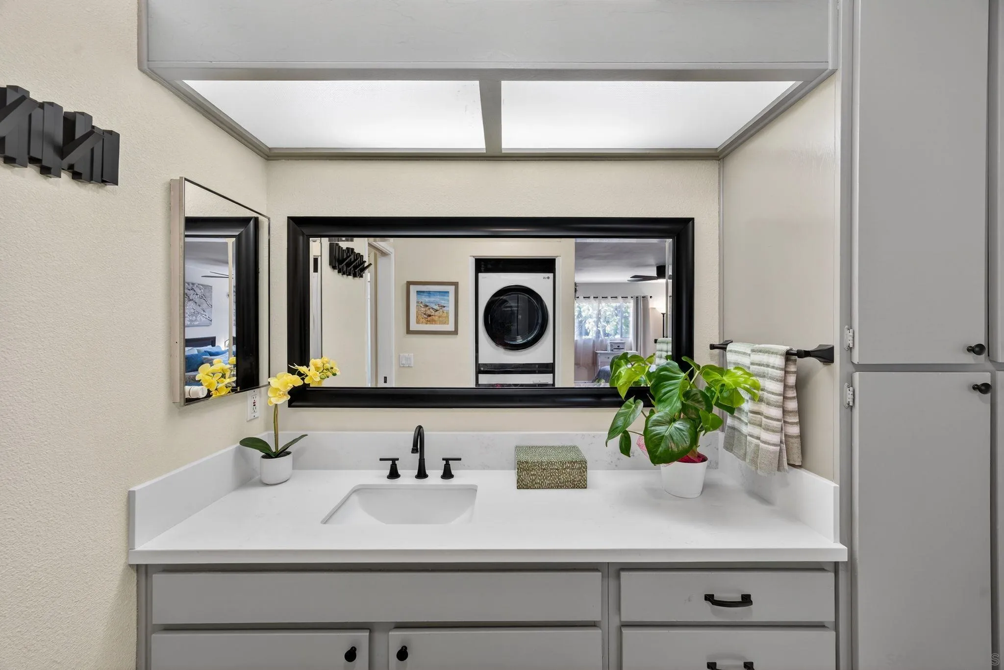 https://cdn.realtyfeed.com/cdn/127/260010888/bff61037fdbb7520a42daa8b722b0168.webp