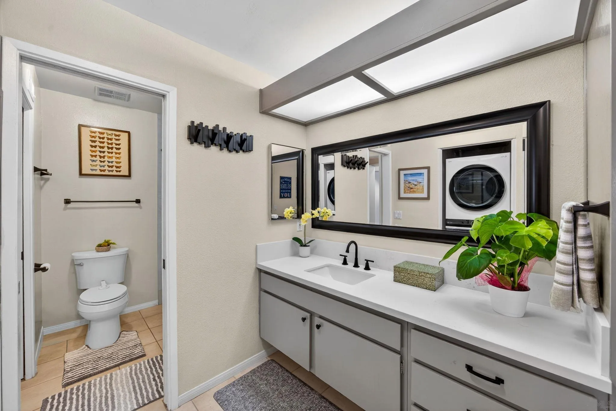 https://cdn.realtyfeed.com/cdn/127/260010888/d7b0c69e6ff1416b535a3c4c0253de6d.webp