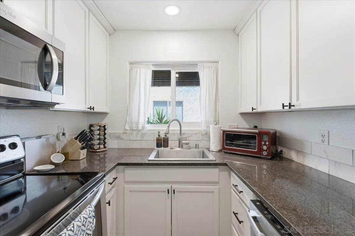 Photo #6: 260010889 Listing: Photo #6