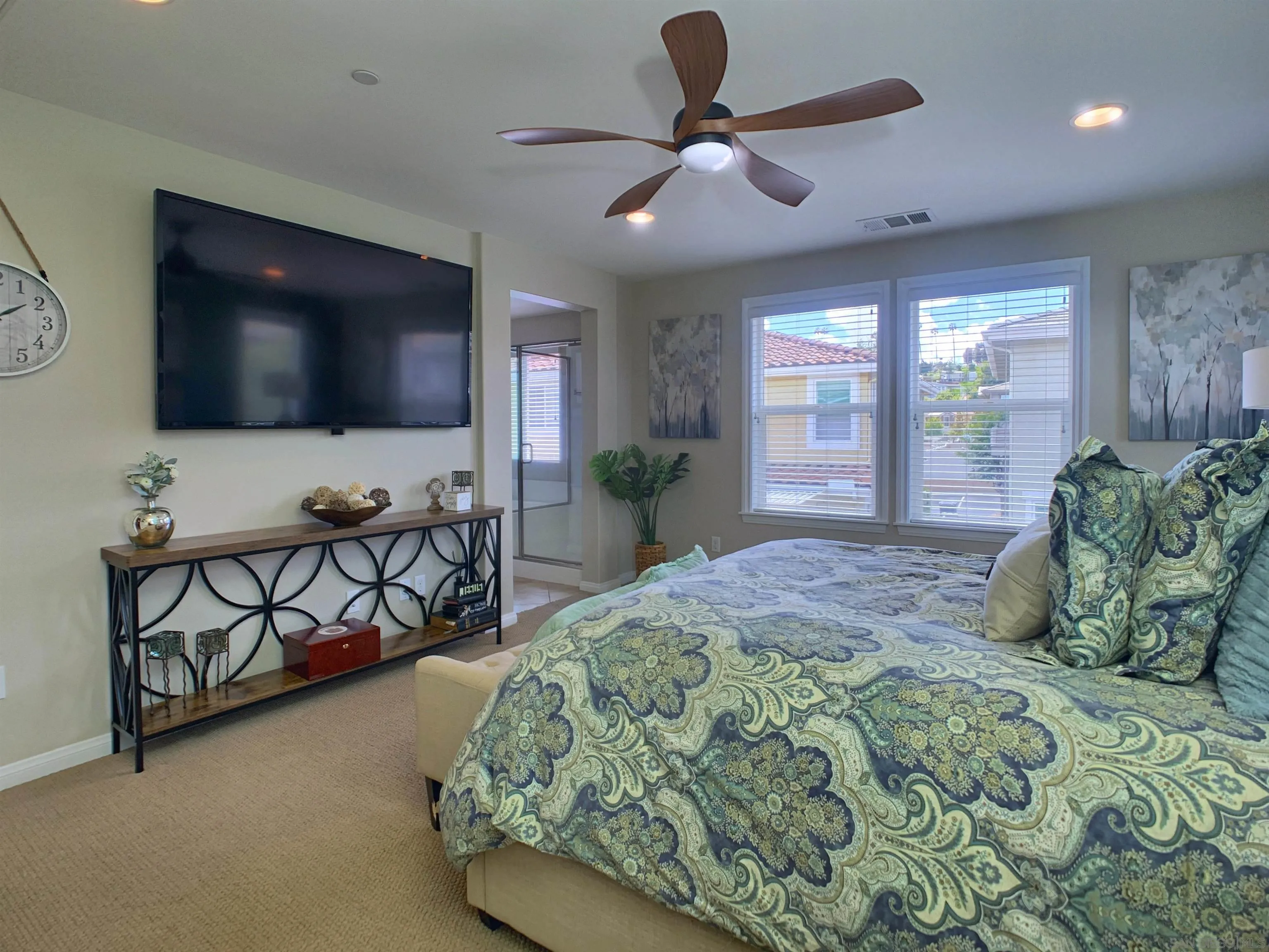 https://cdn.realtyfeed.com/cdn/127/260010893/18c5f902f8a682ad57cfe4b3bd897a10.webp