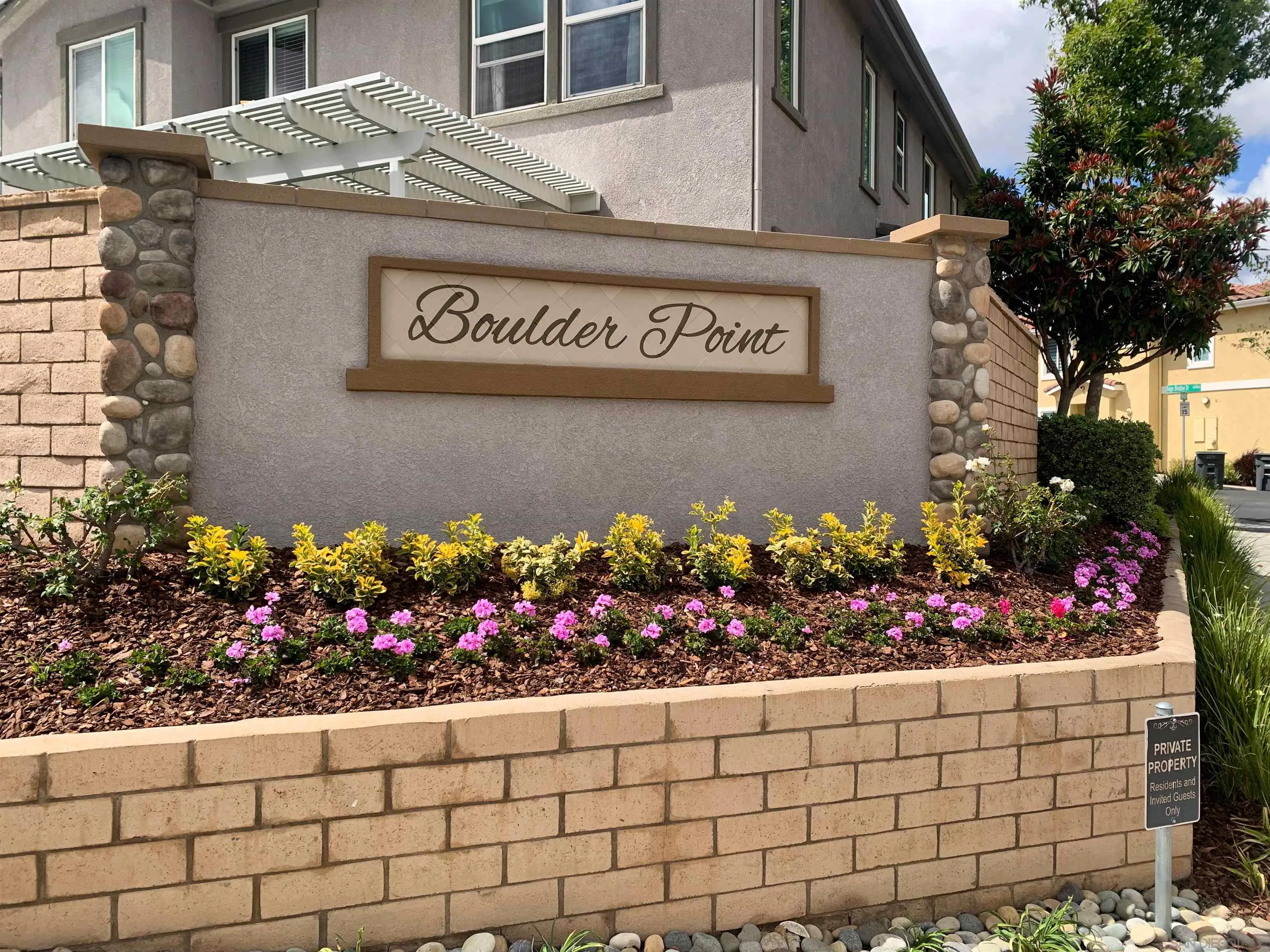 https://cdn.realtyfeed.com/cdn/127/260010893/6f174f9869a4a53f5c4347fb7b1d3df5.webp